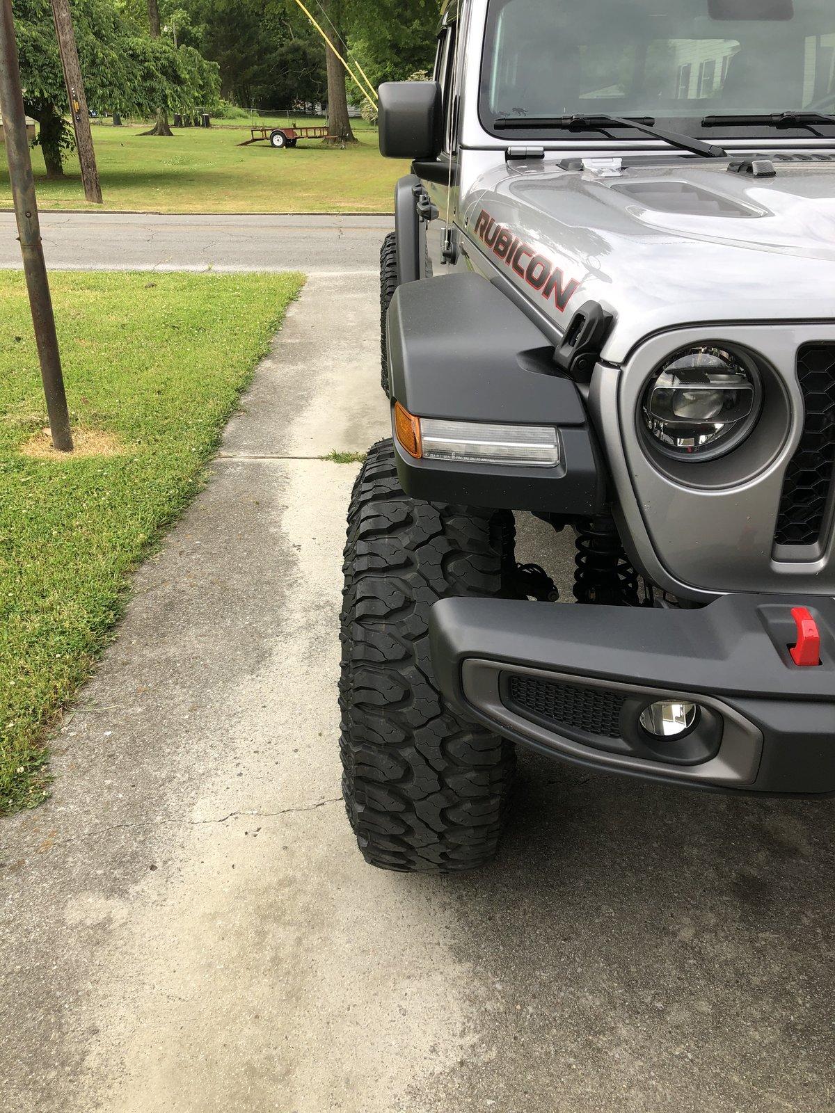 Jeep Gladiator SHOW ME YOUR WHEELS! B93FE89D-9164-4D7D-B06B-BEF922A9745A