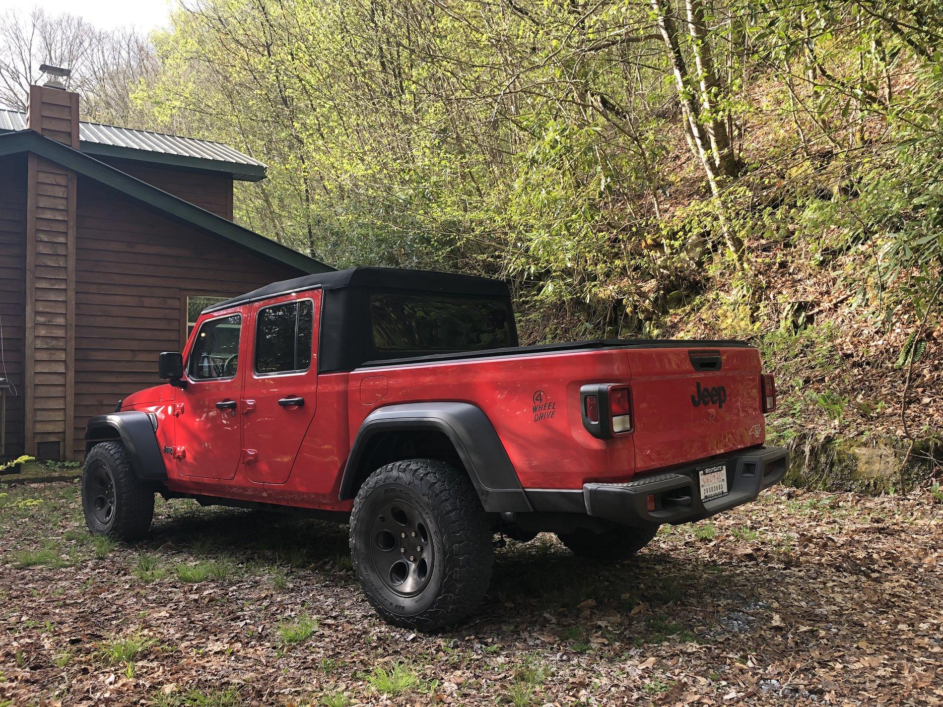 Jeep Gladiator FIRECRACKER RED Gladiator JT Club D587EE09-FB8D-4746-AB13-474870FD61C4