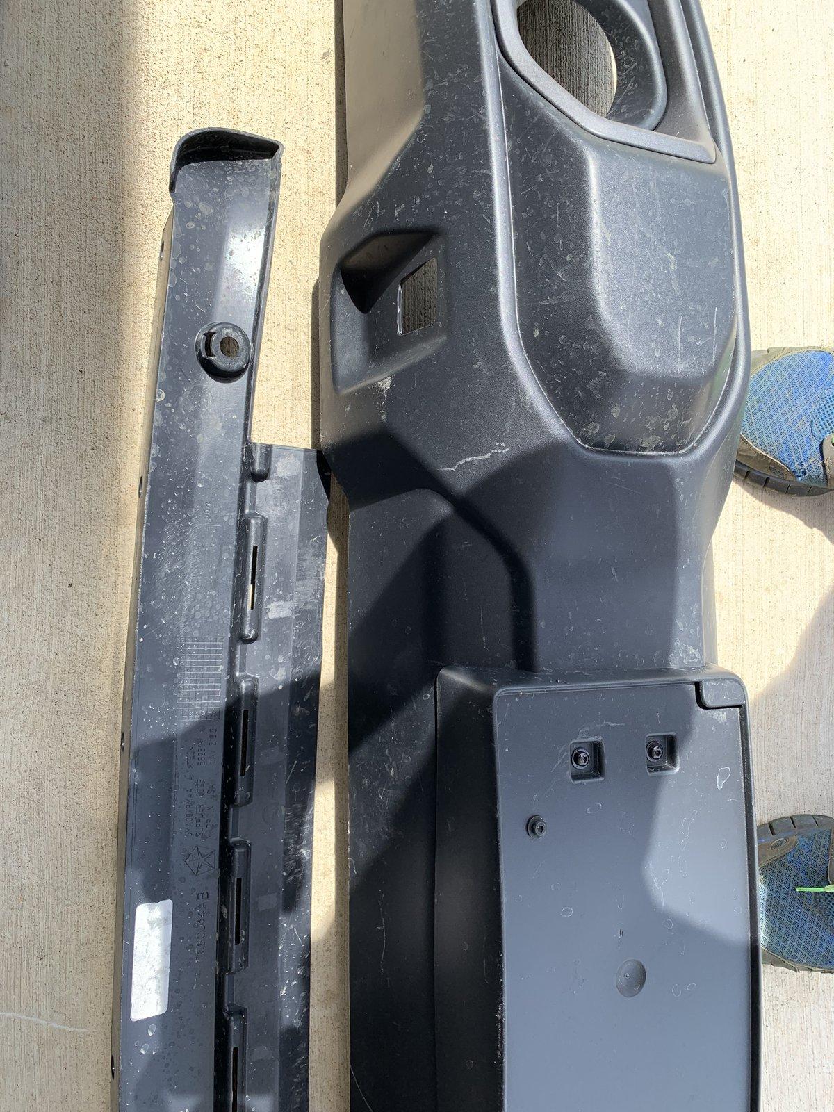 Jeep Gladiator Rubicon bumper C3DA9CED-C6C8-4218-9192-18C4AF723B22