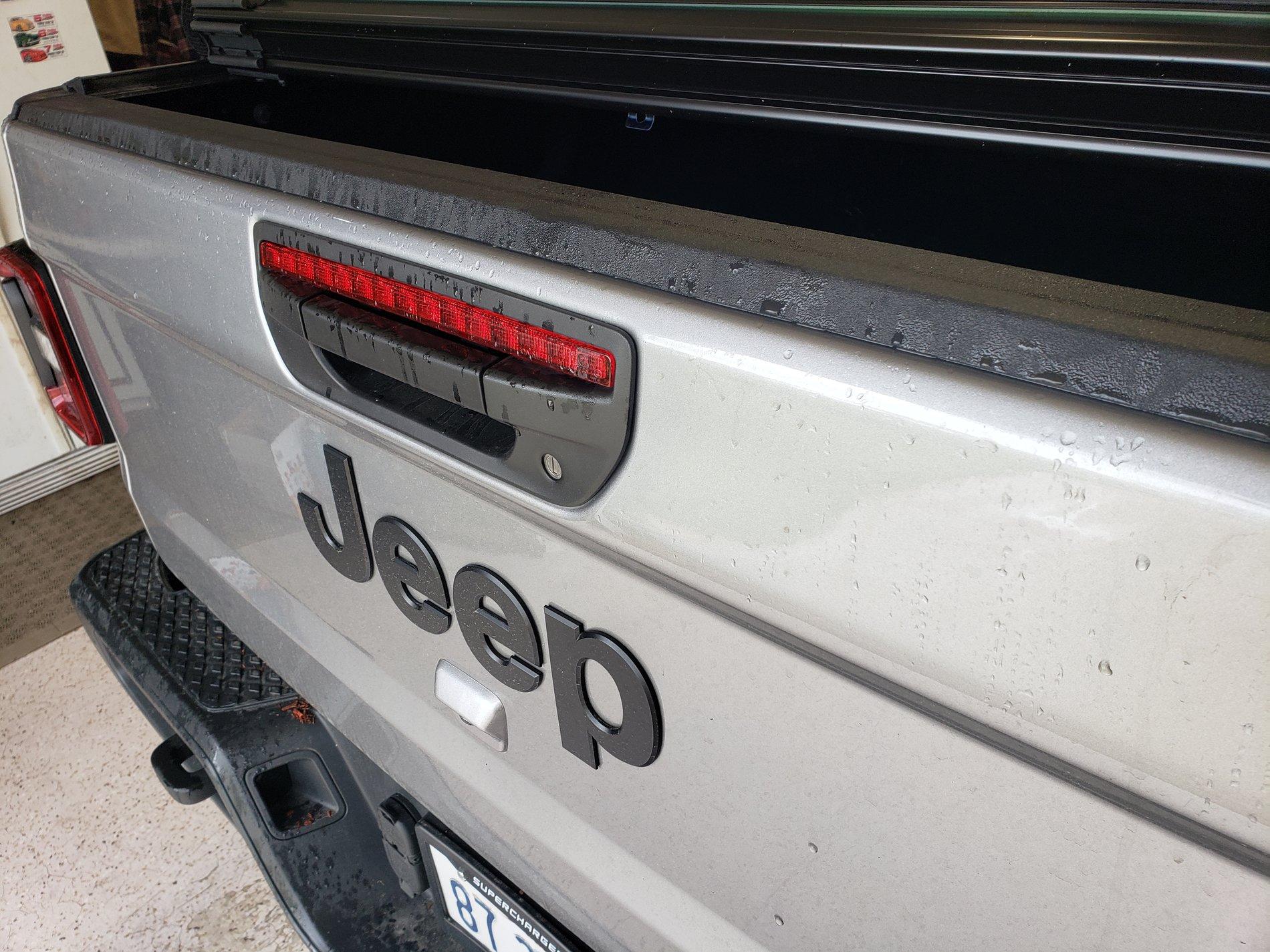 Jeep Gladiator Be careful with those tailgates! 20200516_131612