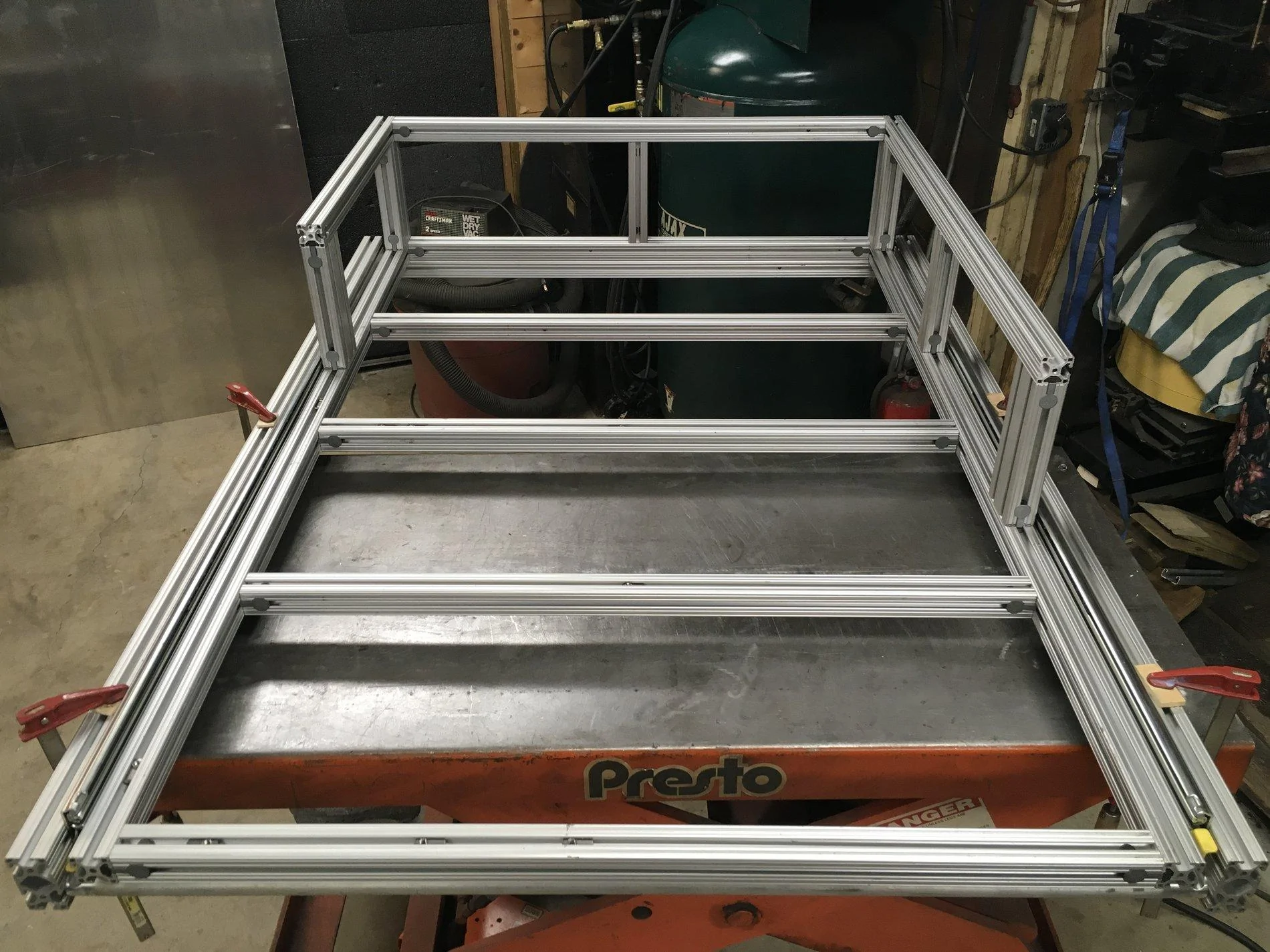 Jeep Gladiator Alu-Cab Gladiator Bed Cap 05BED83E-B2BD-472A-A0ED-F0E32C6470FD