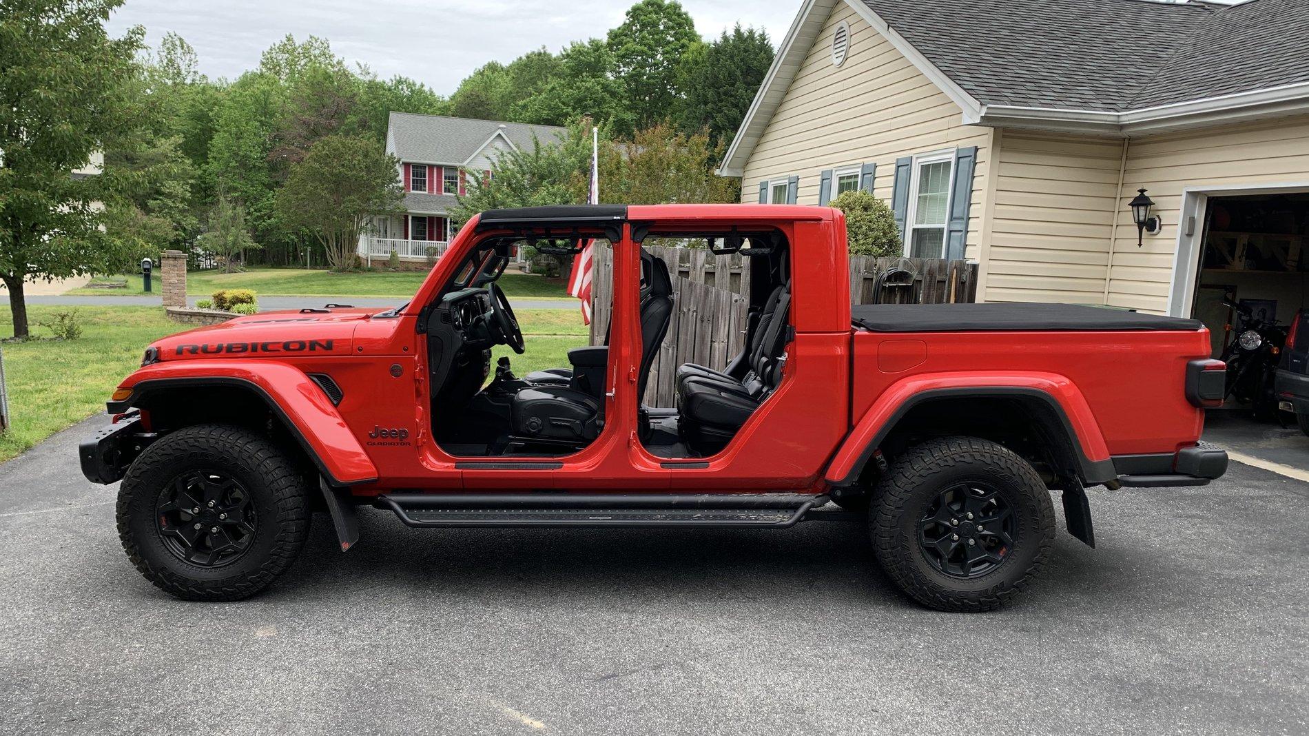 Jeep Gladiator OK Red 3B94D81C-785A-453B-ABD8-EF230EE799F5_1_201_a