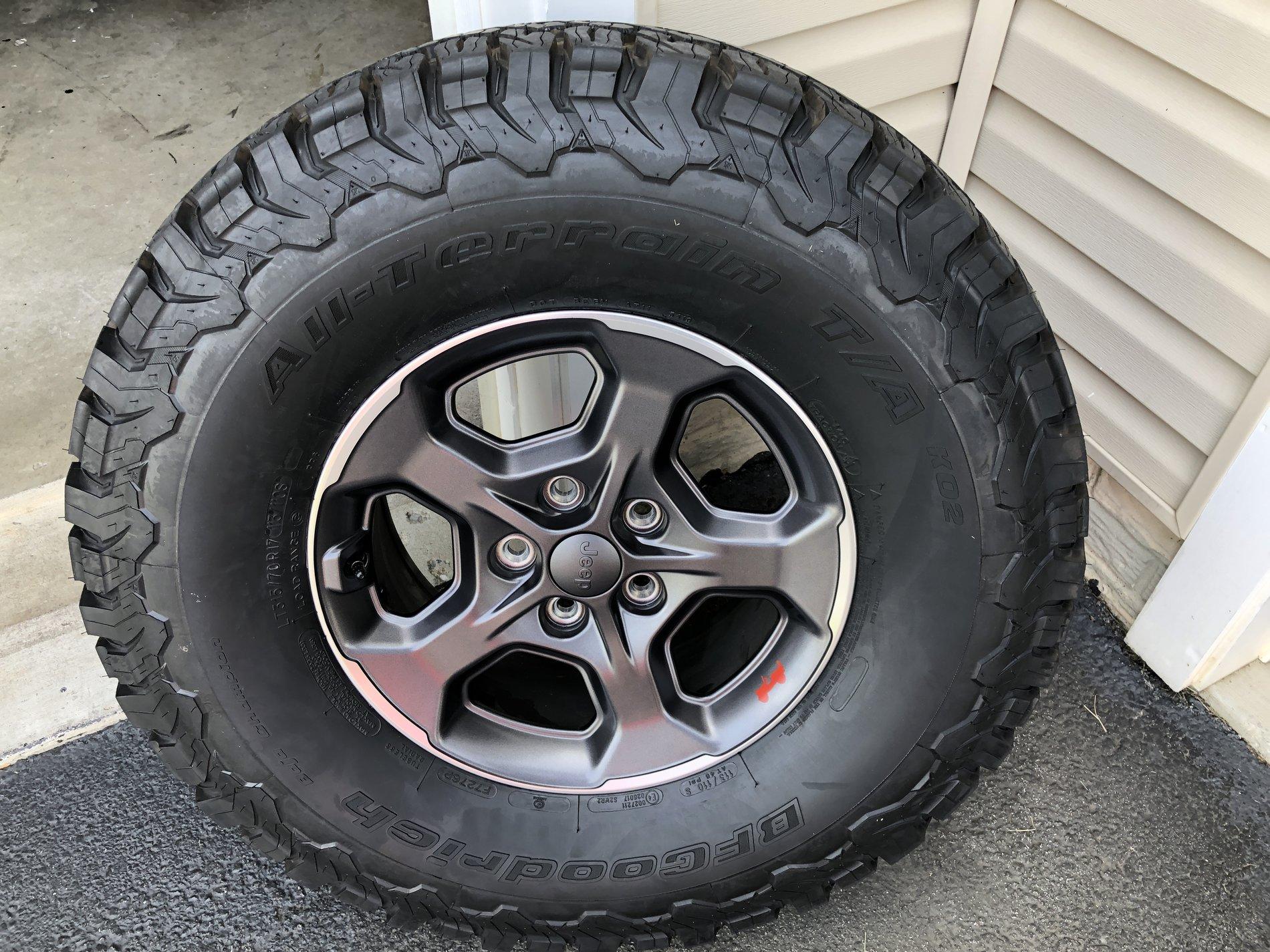 Jeep Gladiator 5 Gladiator Wheels with 315/70/17 BFG KO2s E5BE72CF-5EAC-49D5-A4C8-C89DFCE846D6