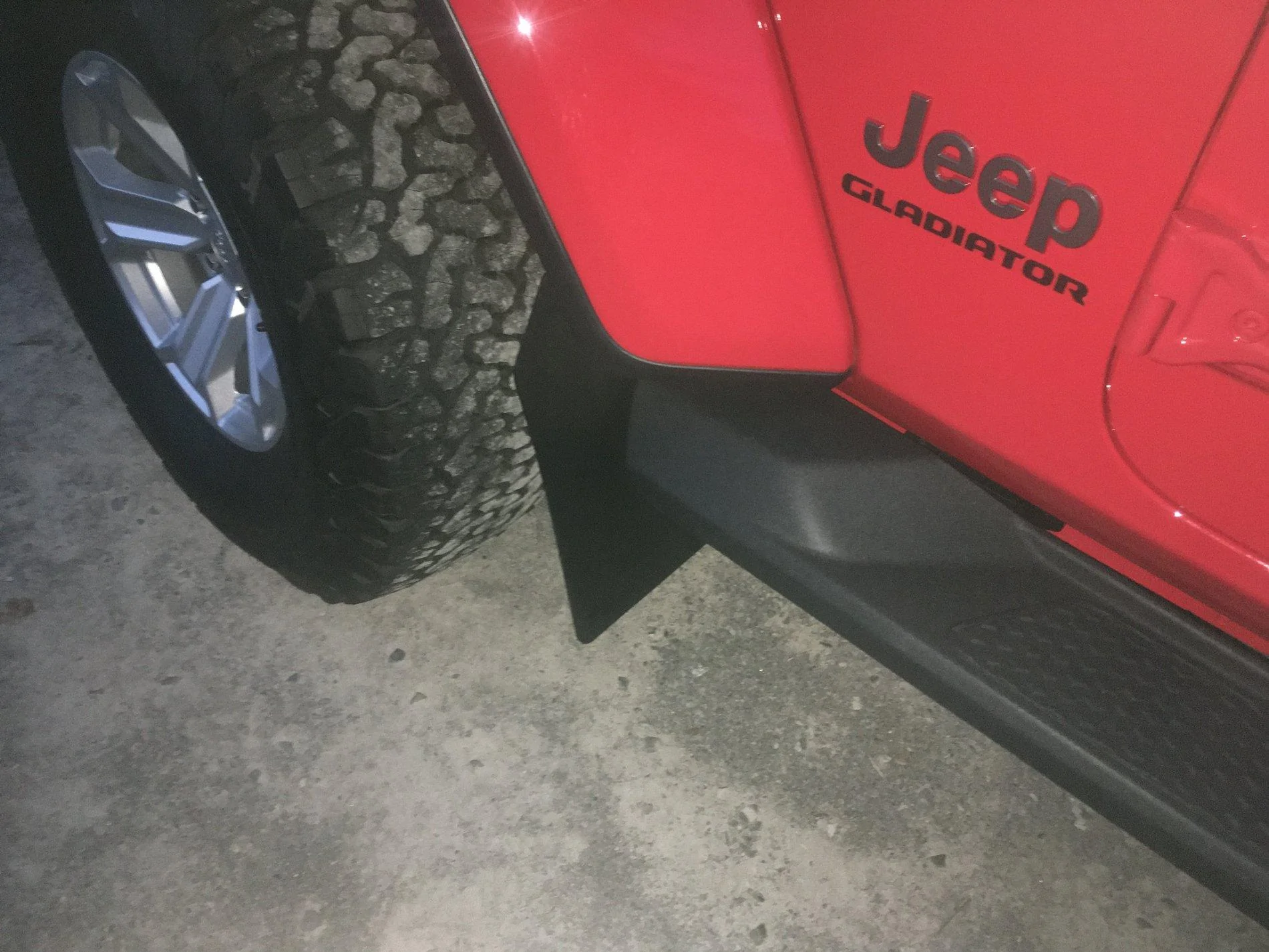 Jeep Gladiator Mud Flaps for Rubicon with Mopar steps? F2261EFE-2D50-4777-A8E0-01EB8F0922A6