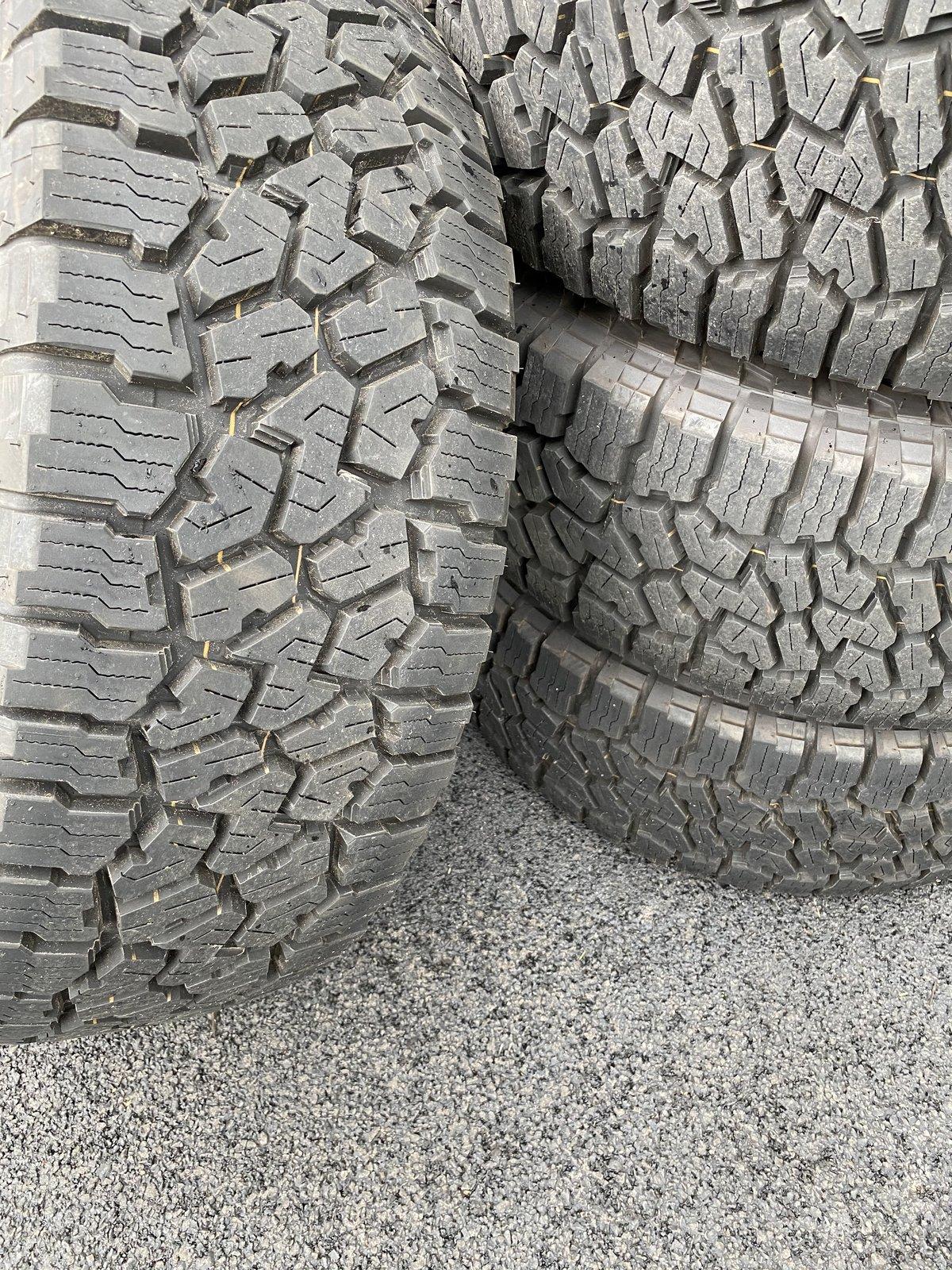 Jeep Gladiator Rubicon Rims/Tires AFF1826B-55CF-447C-869D-849CB0BE74CA