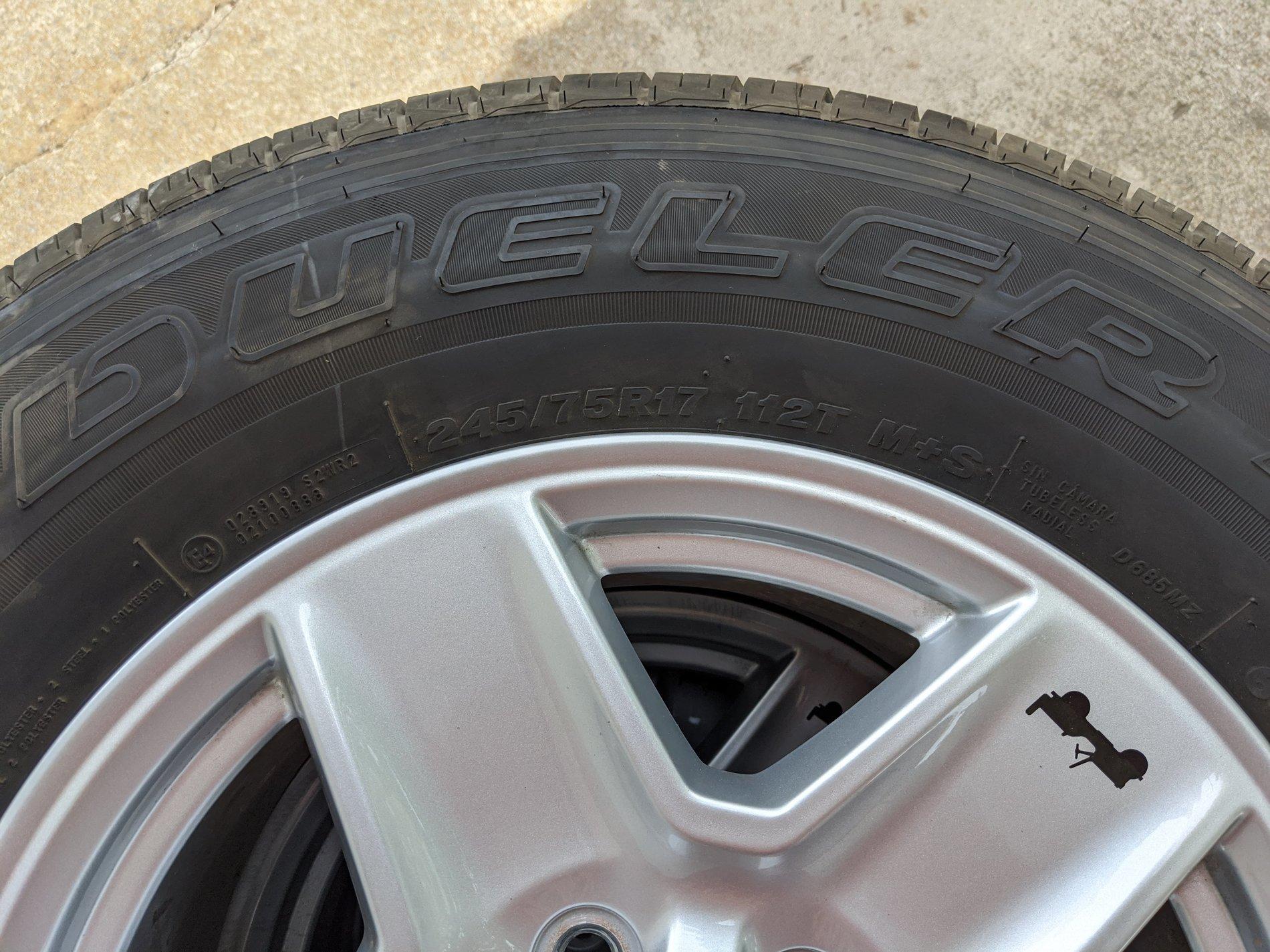 Jeep Gladiator Sport S Wheels & Tires IMG_20200516_104639