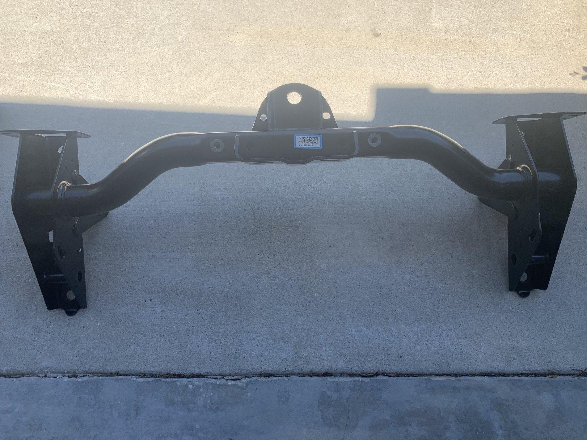 Jeep Gladiator Factory bumper hitch cass 24928517-CA49-4259-BB92-909FF7318DB8