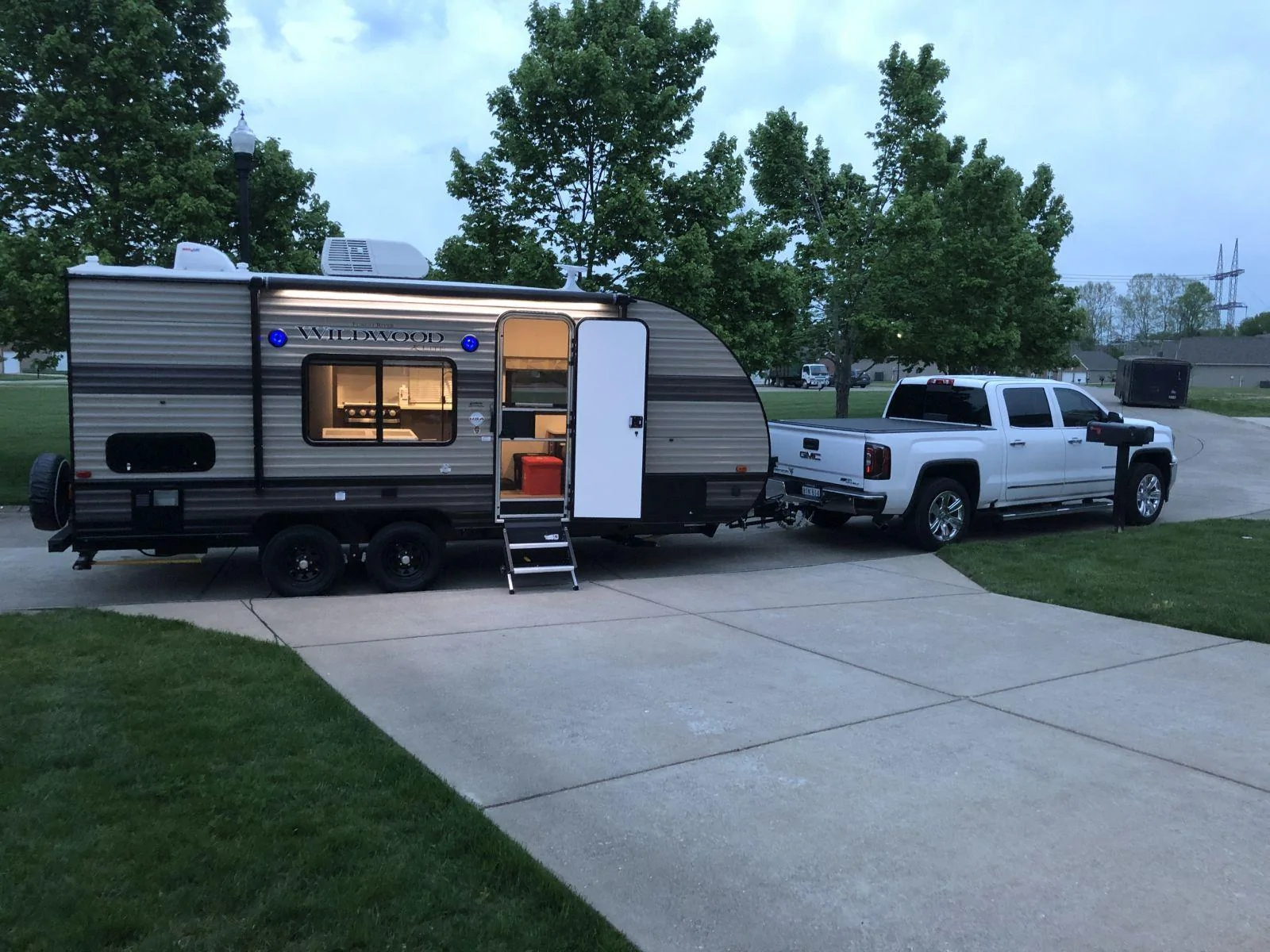 Jeep Gladiator So, what is everybody towing? Camper1