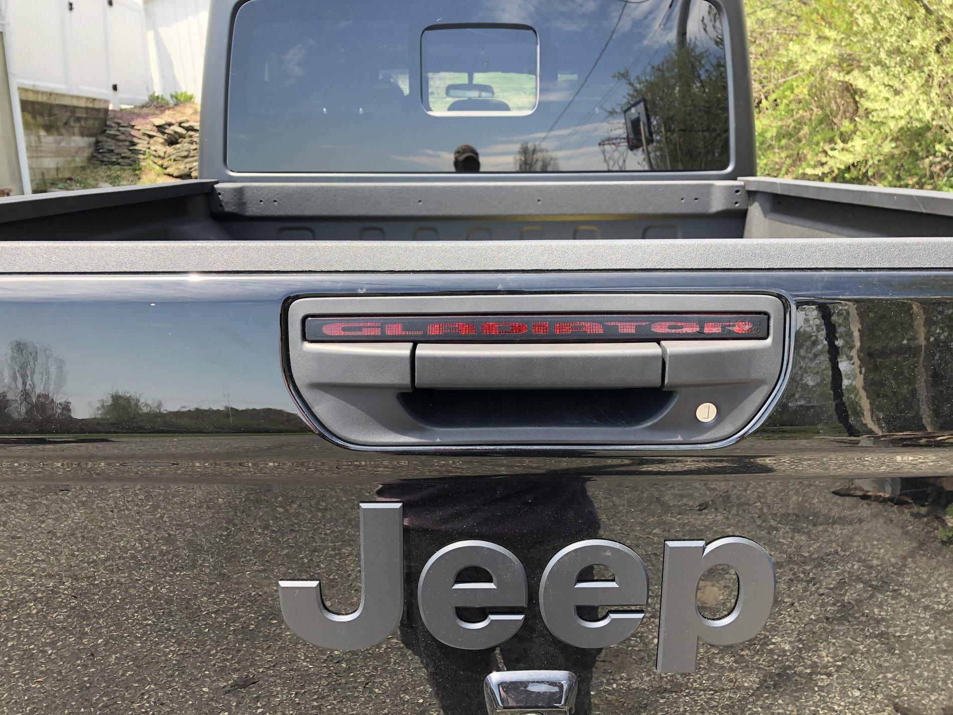 Jeep Gladiator Black and gold gladiator 3F4BB938-C81E-45CC-8543-40DA67A041C5