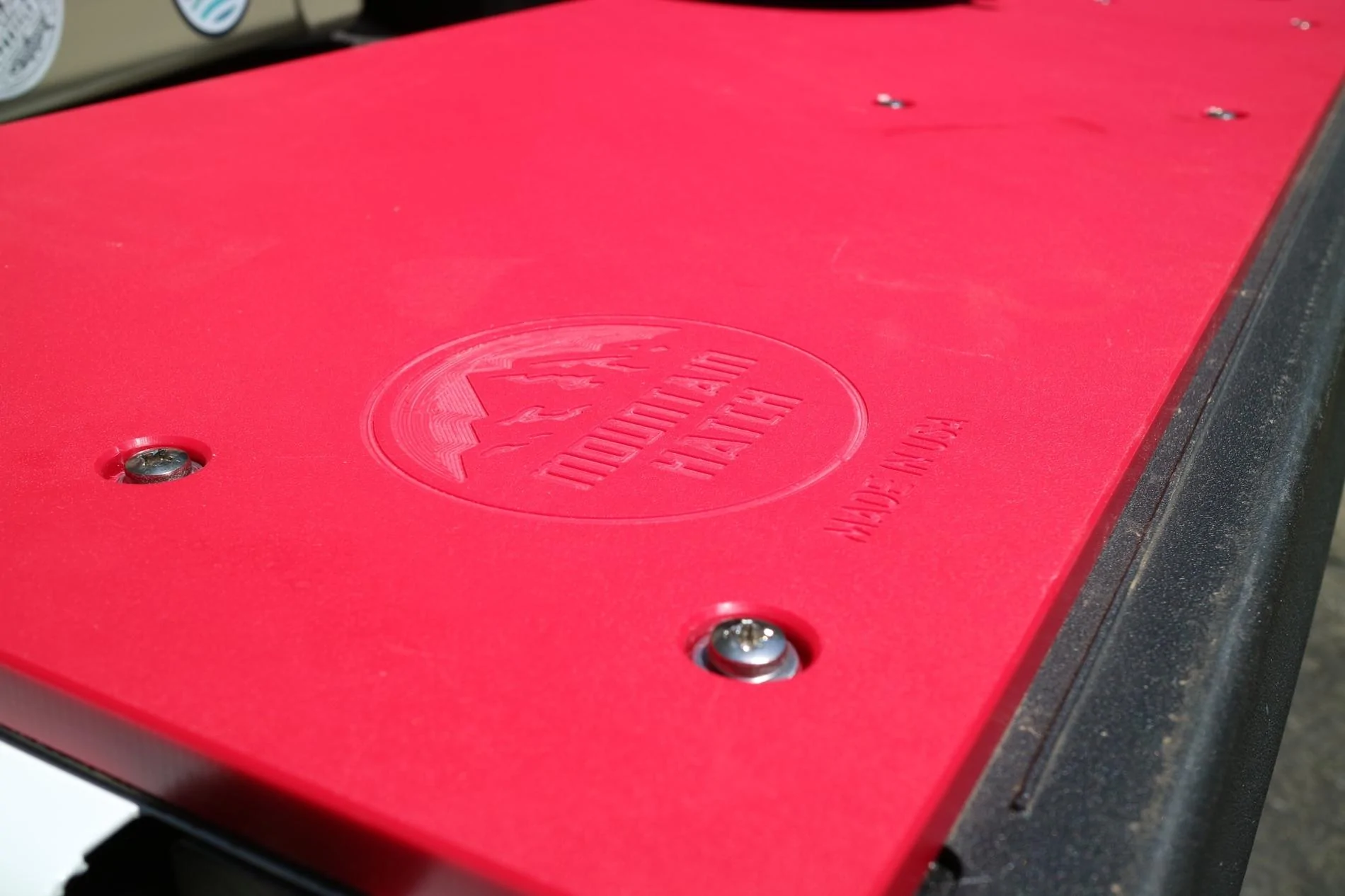 Jeep Gladiator Mountain Hatch cover installed NktLVLG