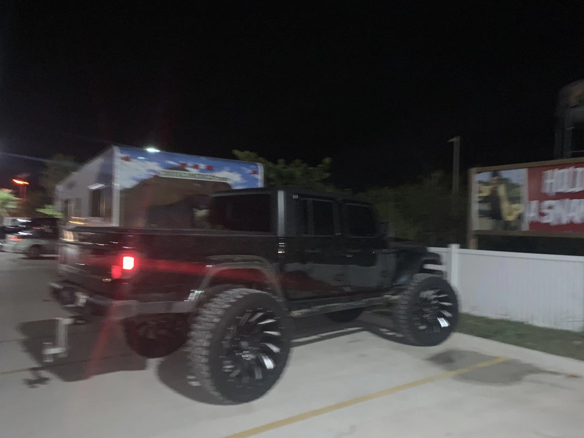 Jeep Gladiator Saw this in South Padre this weekend 9C8BA9D3-EF2A-4AEB-B9E7-2D1A680FCFFD
