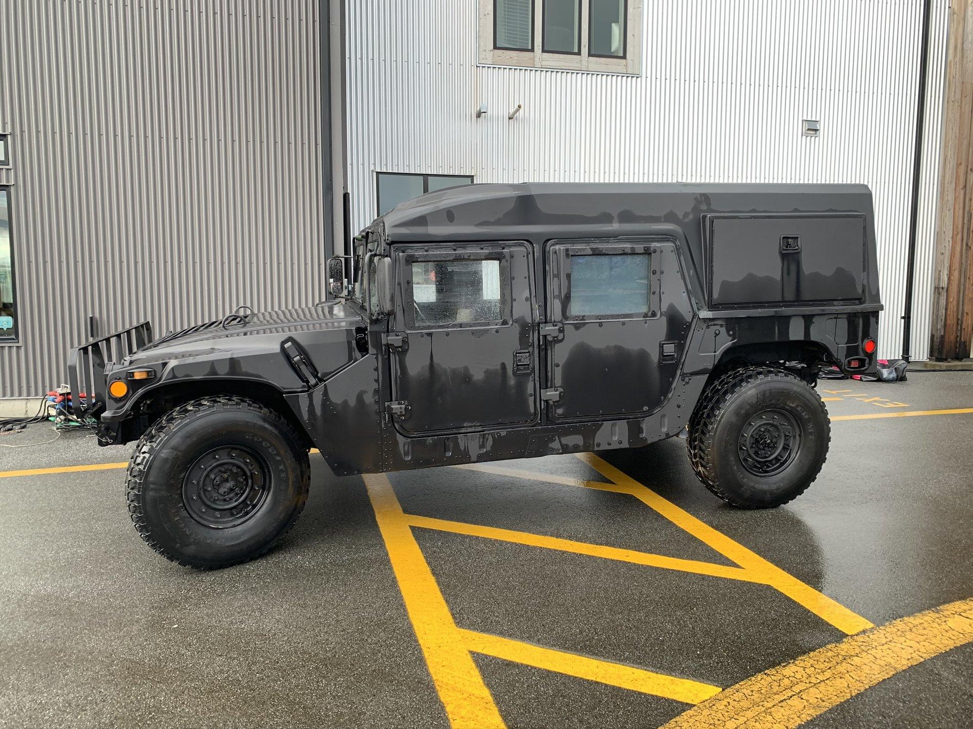 Jeep Gladiator Looks like Hummer wants to be like the Gladiator... 72D9F530-7769-45C5-9F2F-7B7CACE24253