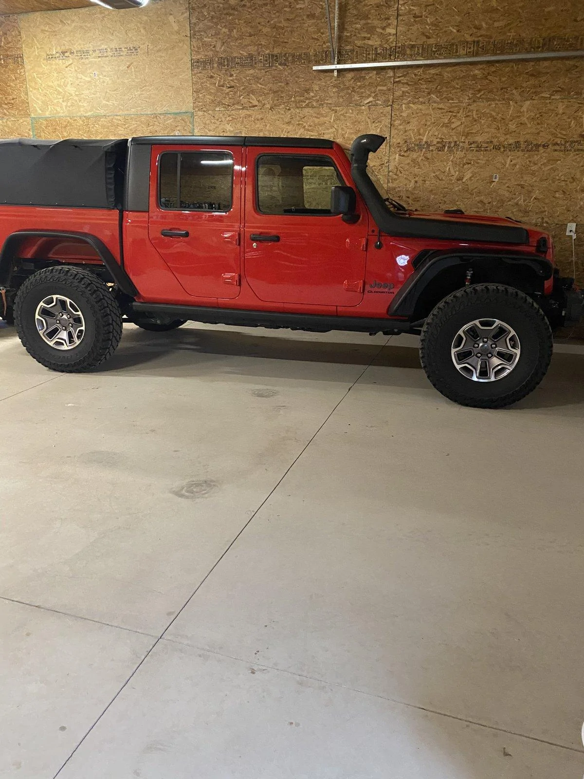 Jeep Gladiator What are YOU running in your DECKED system? E71A12E3-773A-41DB-B216-9D330C8A137D