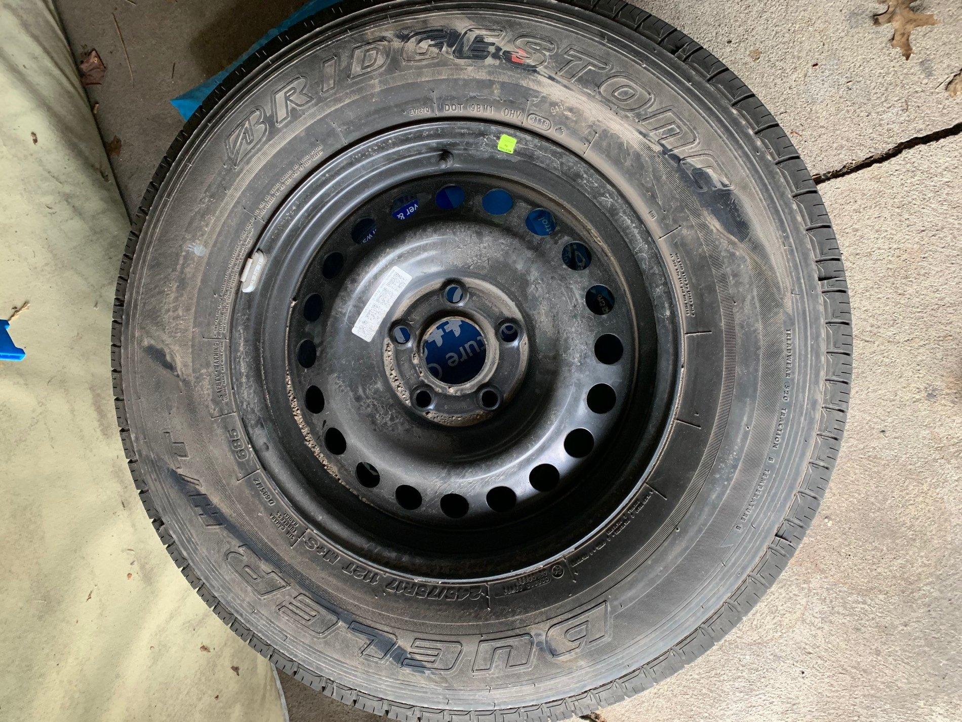 Jeep Gladiator Overland Take-offs (TPMS Included) with Spare & Lug-nuts Spare Tire & Wheel