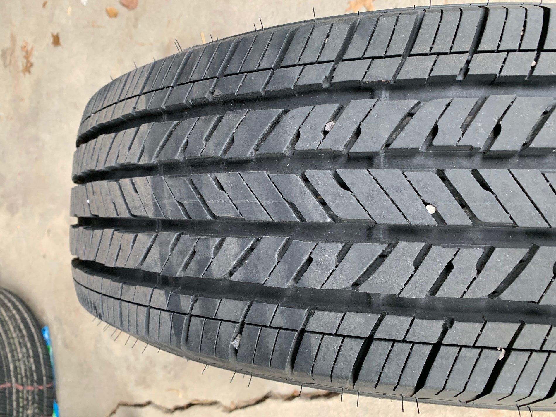 Jeep Gladiator Overland Take-offs (TPMS Included) with Spare & Lug-nuts Tread Life