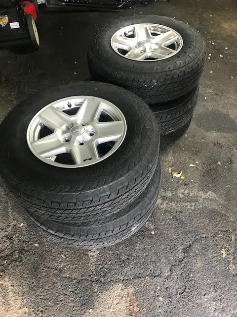 Jeep Gladiator Sport S Take-offs (4) wheels & tires - $250 unnamed (2)