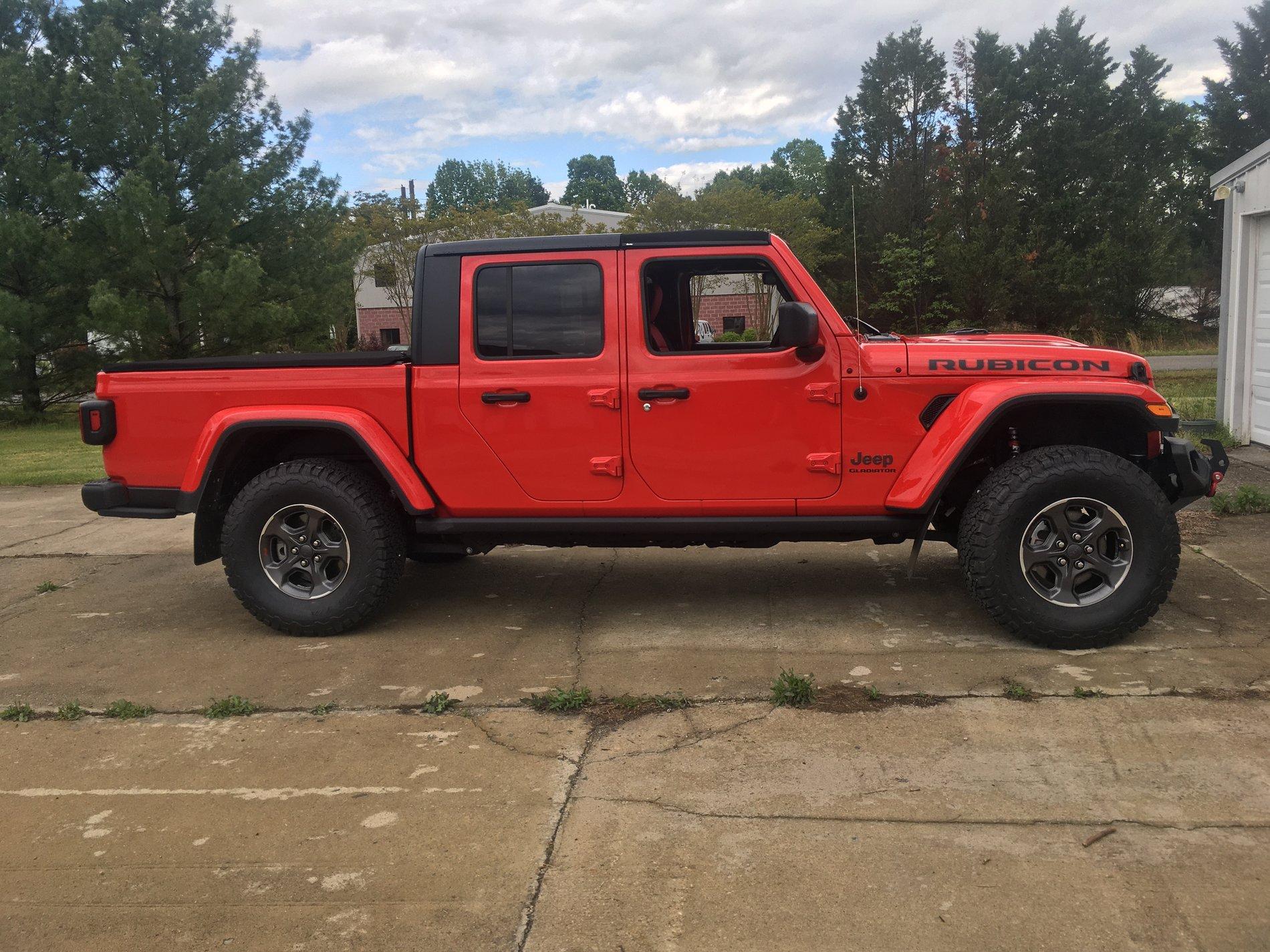 Jeep Gladiator GOBI Gladiator JT Club B490311A-ED40-4845-90A5-1D5B3E8671A7
