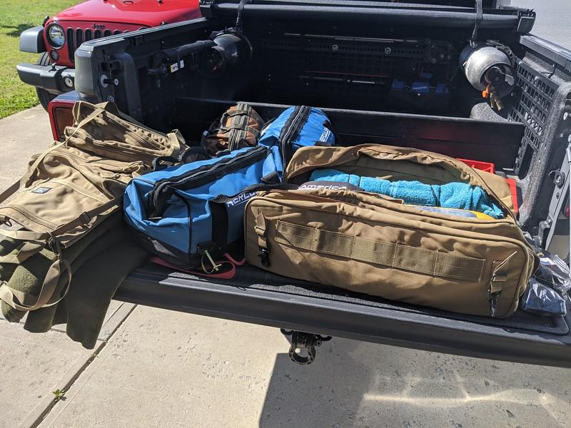 Jeep Gladiator What's In YOUR Bed? i-2rjx2dc-L