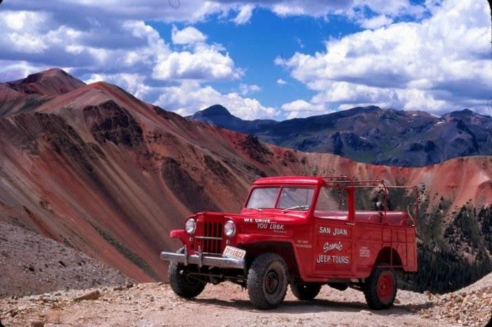 Jeep Gladiator LMAO Jealous people Tour-Jeep-with-Red-Muntain-700x466