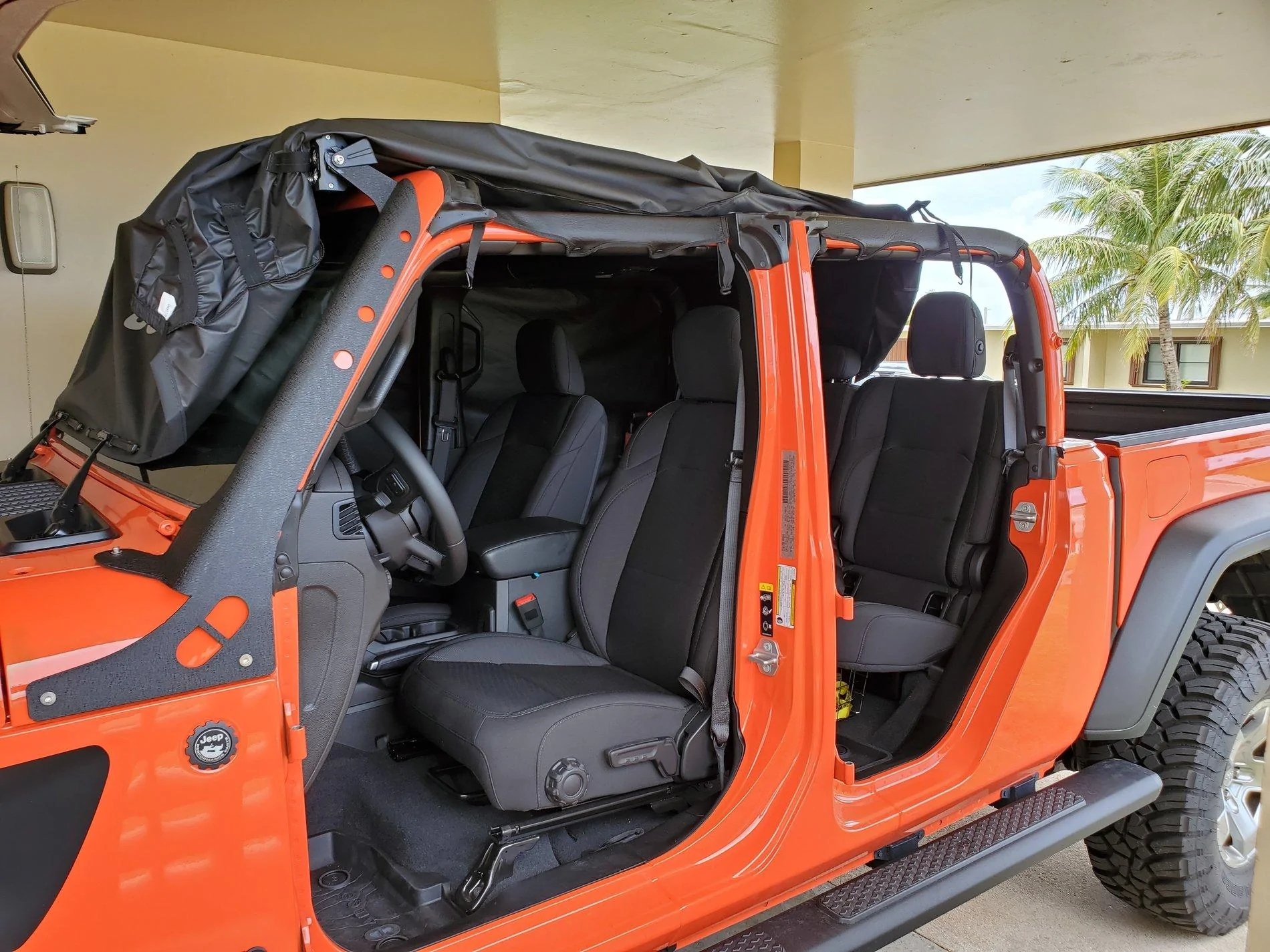 Jeep Gladiator The Mopar Mesh Sunbonnet Install by Coverking - Get ready for summer 20200409_124933