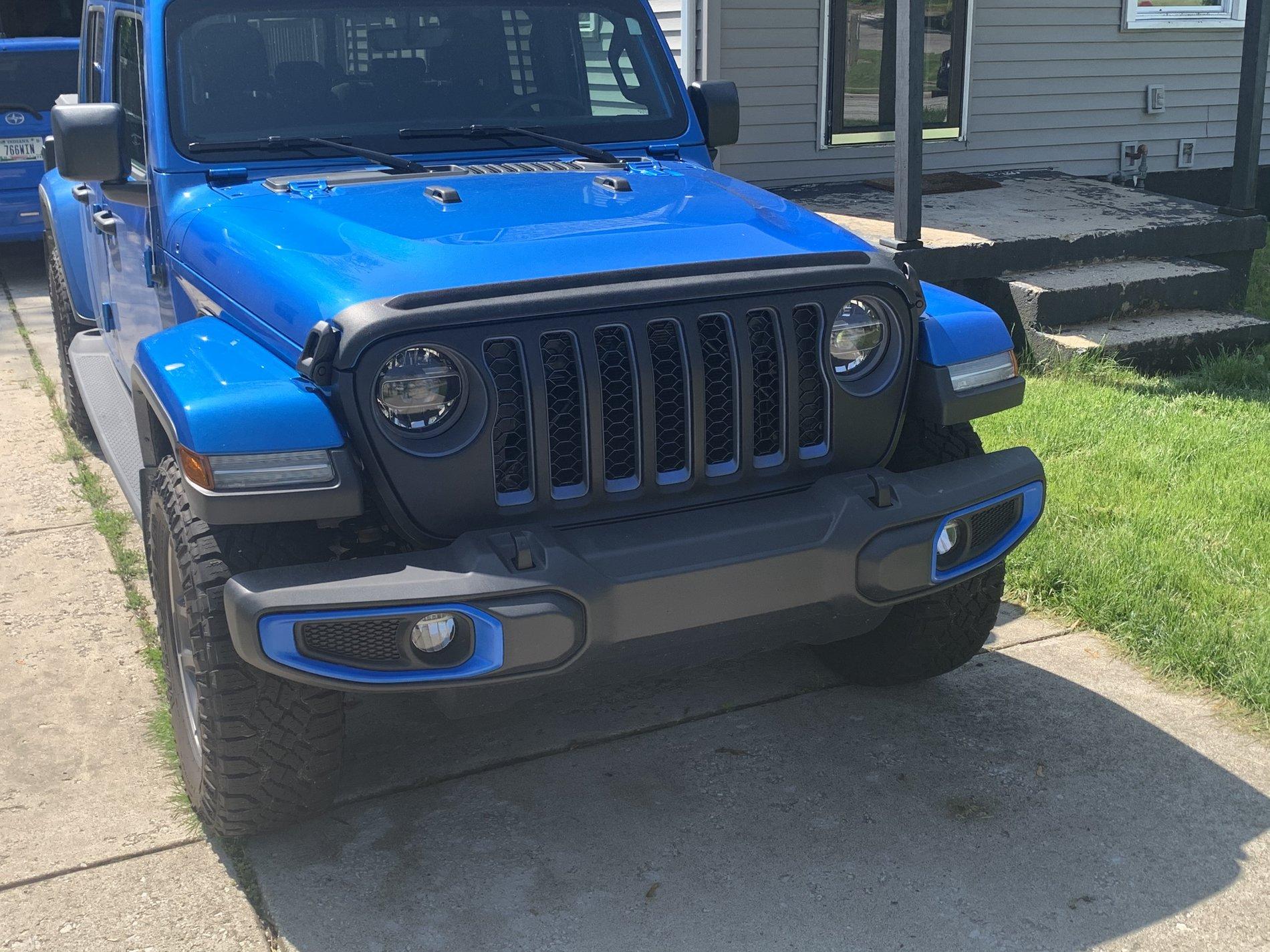 Jeep Gladiator HYDRO BLUE PEARL Gladiator JT Club 0578F877-D55B-4161-B832-74D20BF4B5F1