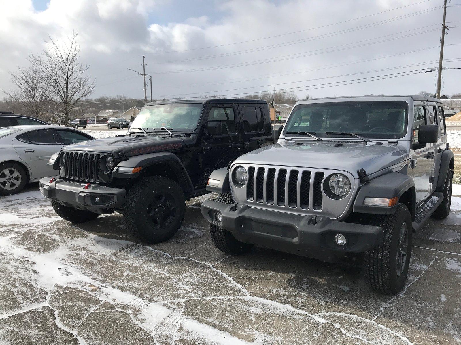 Jeep Gladiator Gladiator and JLU side by side photos? IMG_7396.JPG
