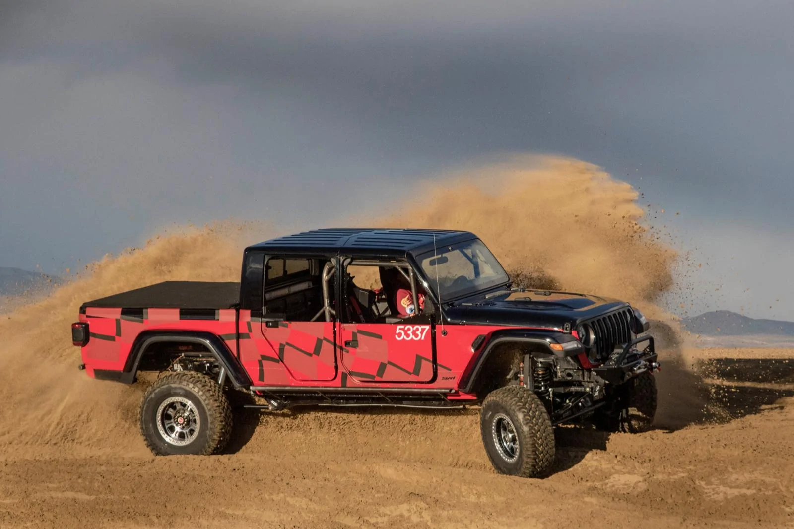 Jeep Gladiator Gladiator Survived King of the Hammers Savvy Racing and 4lowphotography 3