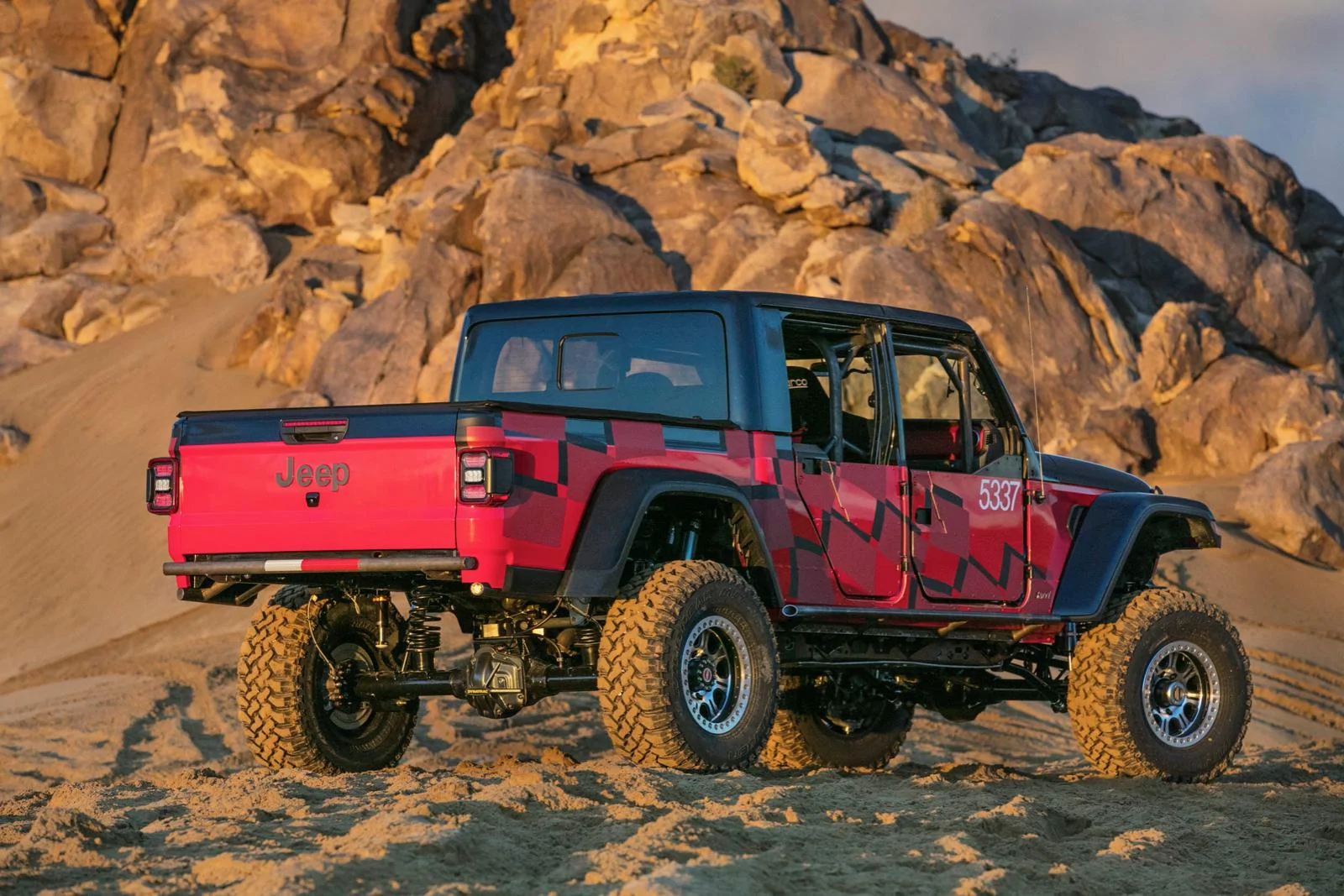 Jeep Gladiator Gladiator Survived King of the Hammers Savvy Racing and 4lowphotography 1
