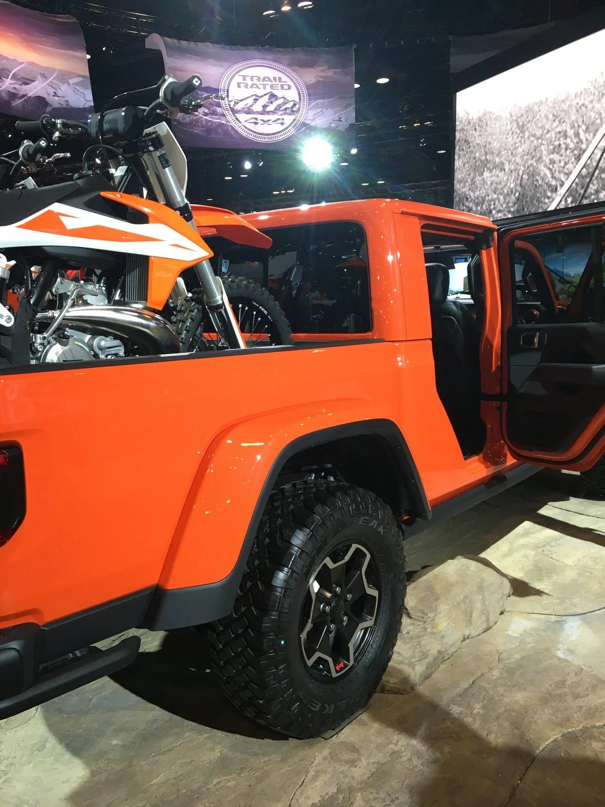 Jeep Gladiator Gladiator takes Chicago! 38516CEA-2E4C-4325-A031-59B280ECFFB0