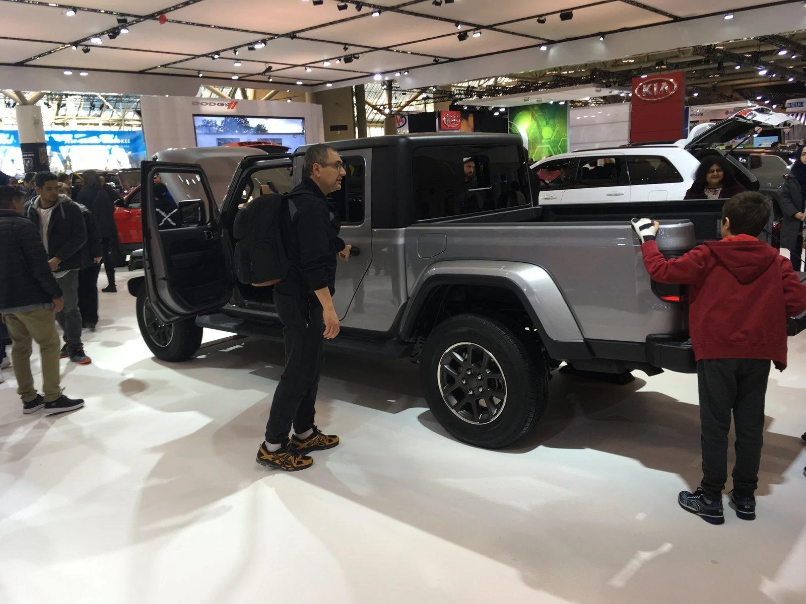 Jeep Gladiator Gladiator picture request autoshow E832BCED-8AAA-4324-B832-94DCC41C89EC