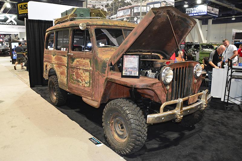 Jeep Gladiator PLYWOOD Gladiator JT Club The-patina-on-this-modernized-Willys-Wagon-was-one-of-many-old-school-beauties
