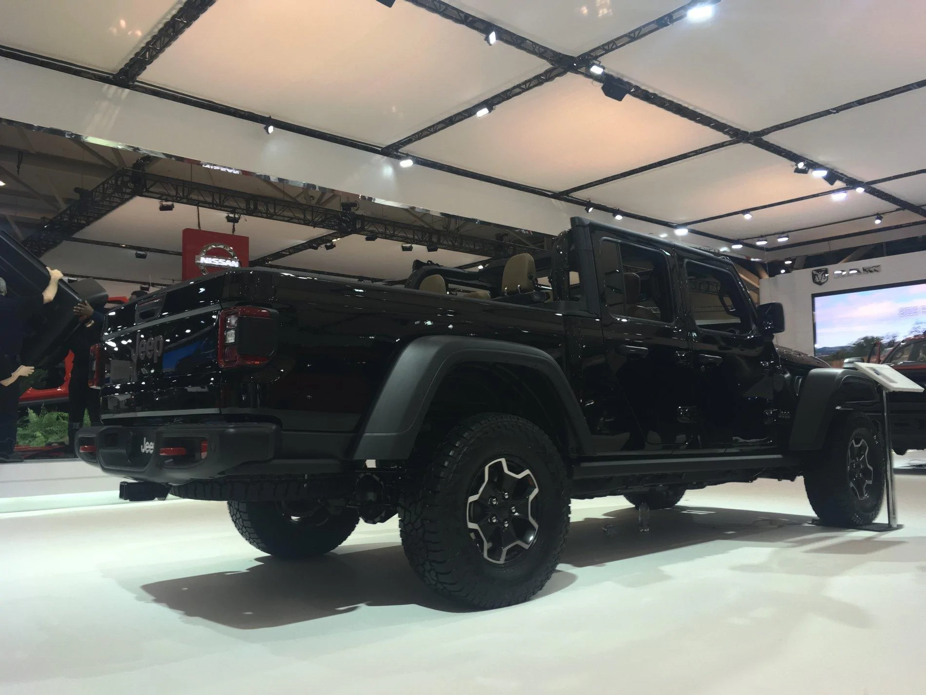 Jeep Gladiator BLACK Gladiator JT Club BD9A8CB4-014D-446E-9EE4-258370DD1D8D