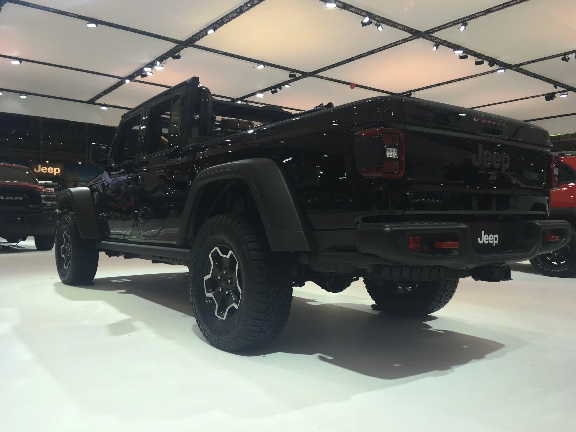 Jeep Gladiator BLACK Gladiator JT Club BF80638E-D147-4128-8DE2-6397F1945282