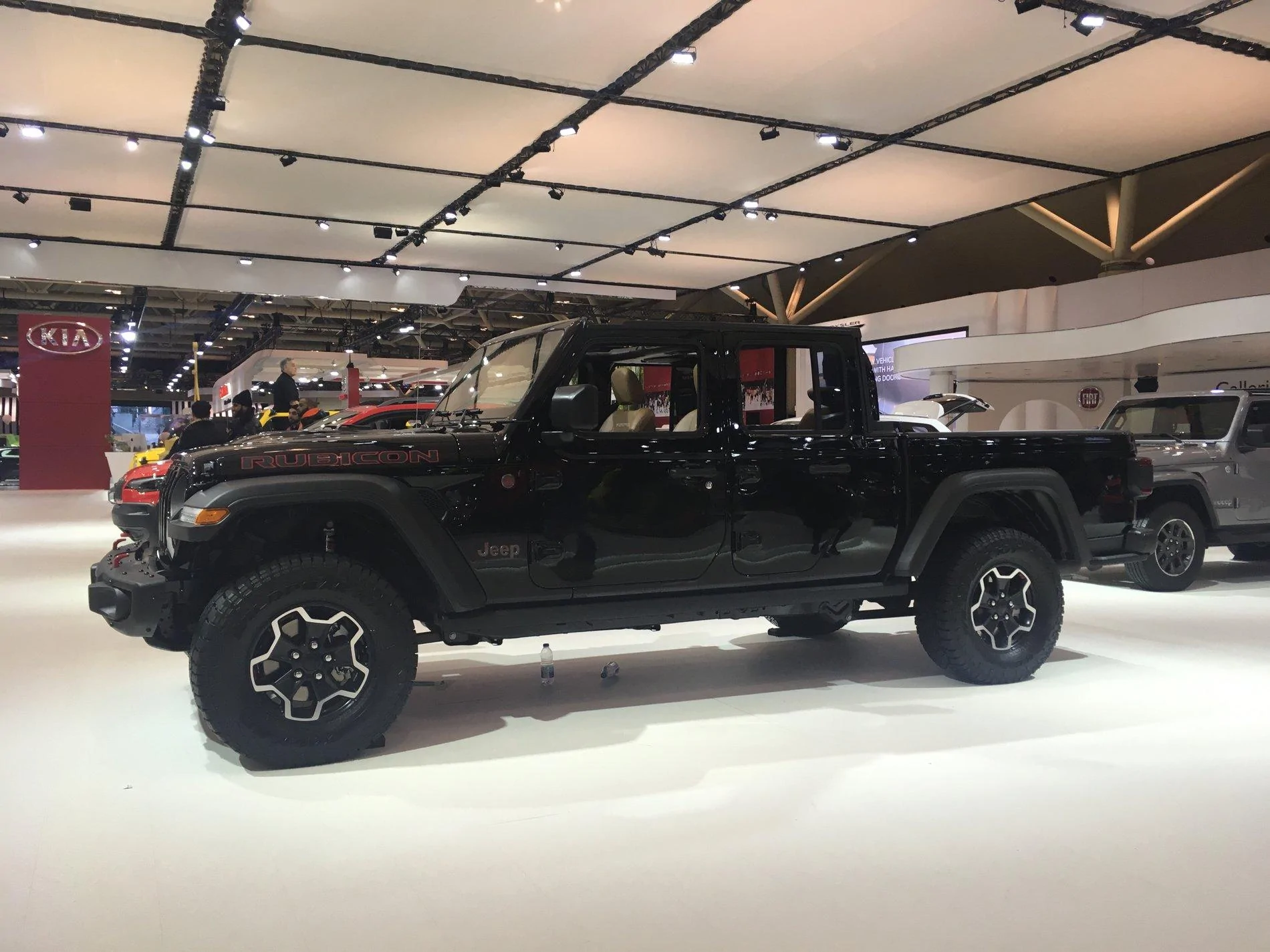 Jeep Gladiator BLACK Gladiator JT Club 376B7037-652C-4A54-9FE2-D482A62E2E43