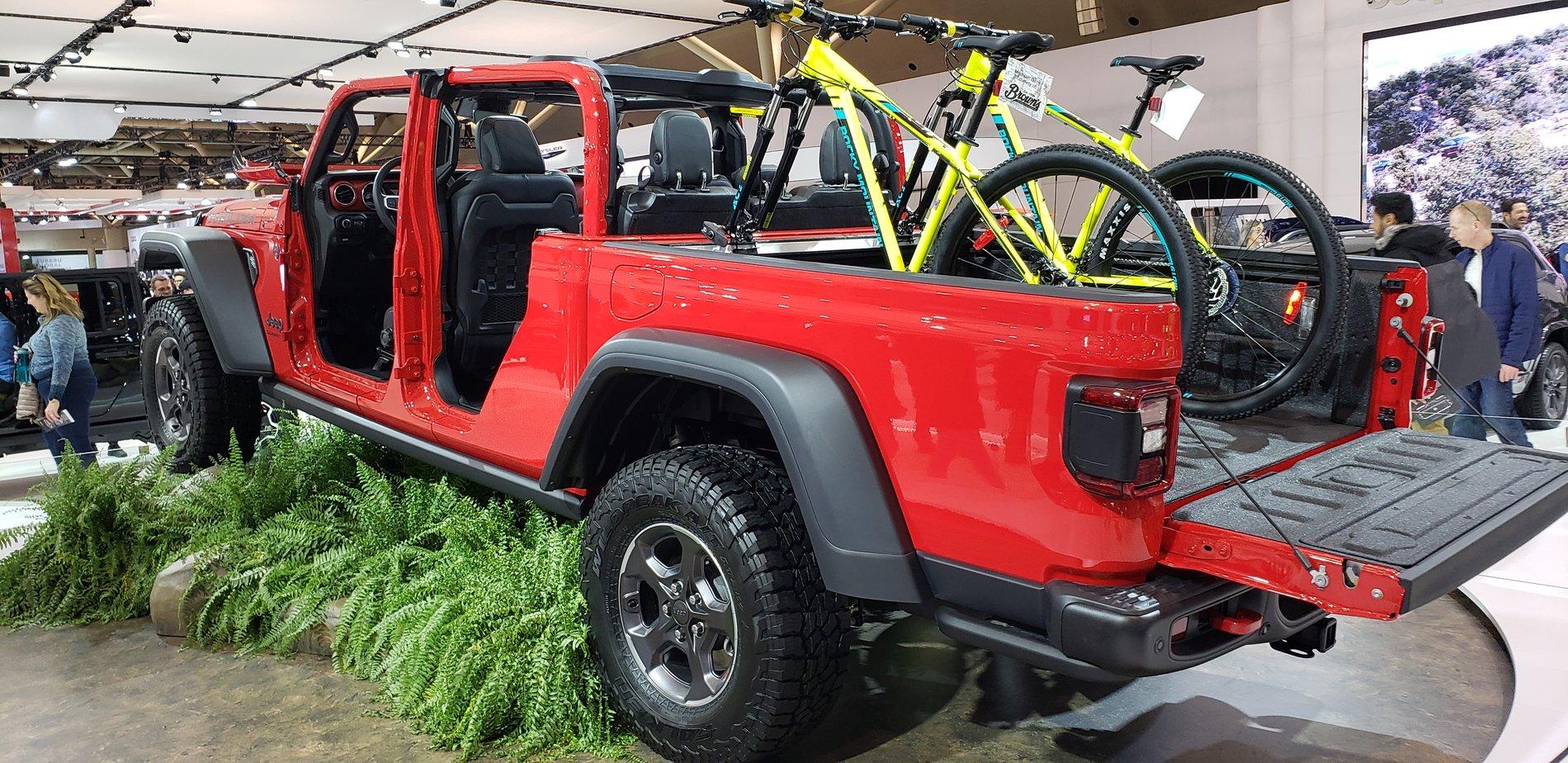 Jeep Gladiator FIRECRACKER RED Gladiator JT Club 20190222_165812-