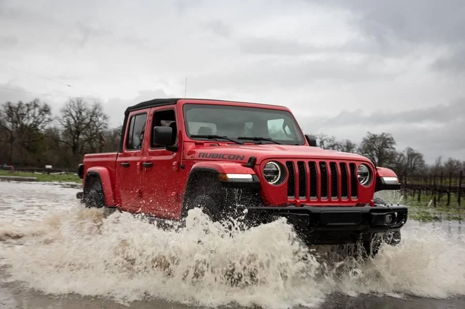 Jeep Gladiator FIRECRACKER RED Gladiator JT Club 53136682_10156084612777344_3311930113230110720_n.jpg?_nc_cat=103&_nc_ht=scontent-ort2-2