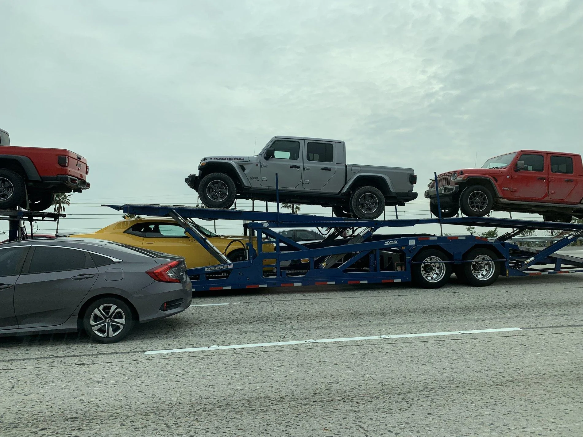 Jeep Gladiator Spotted in SoCal 3575BE55-44E9-498C-B1D1-8096EF34C991
