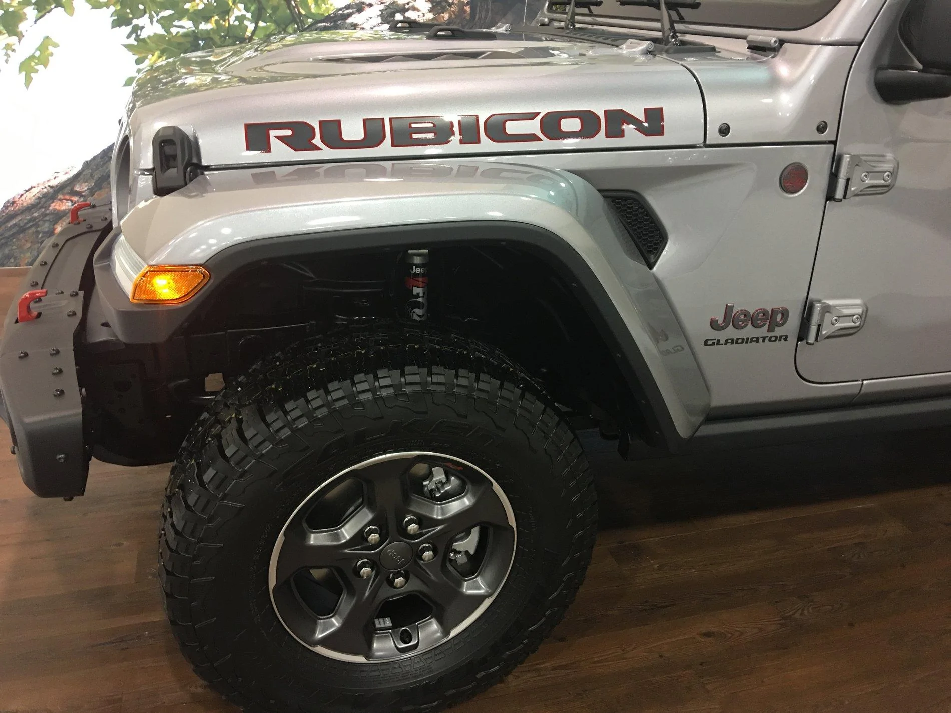 Jeep Gladiator Milwaukee WI Auto Show - My First Look! 7DB65C7B-C2DD-49A5-81E2-3C48E92BFE98