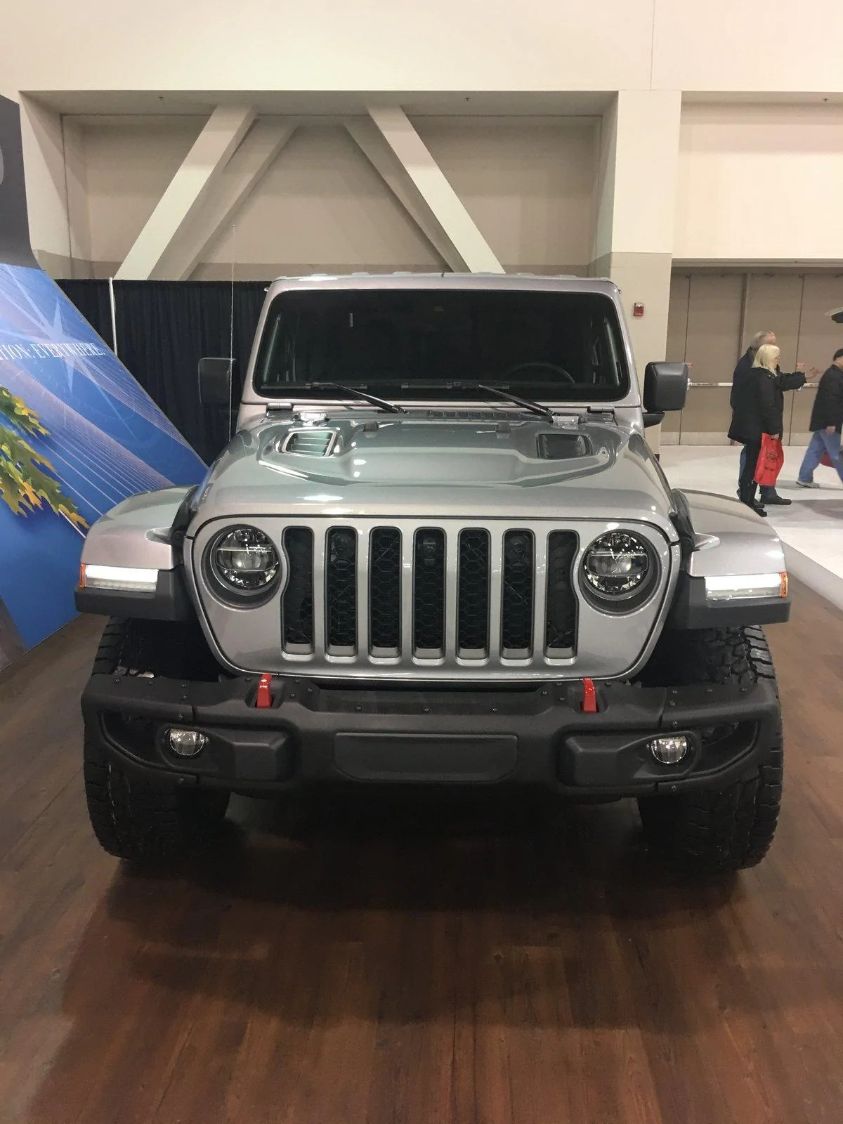 Jeep Gladiator Milwaukee WI Auto Show - My First Look! C5D18287-E032-41F0-B949-2A73376EABE2