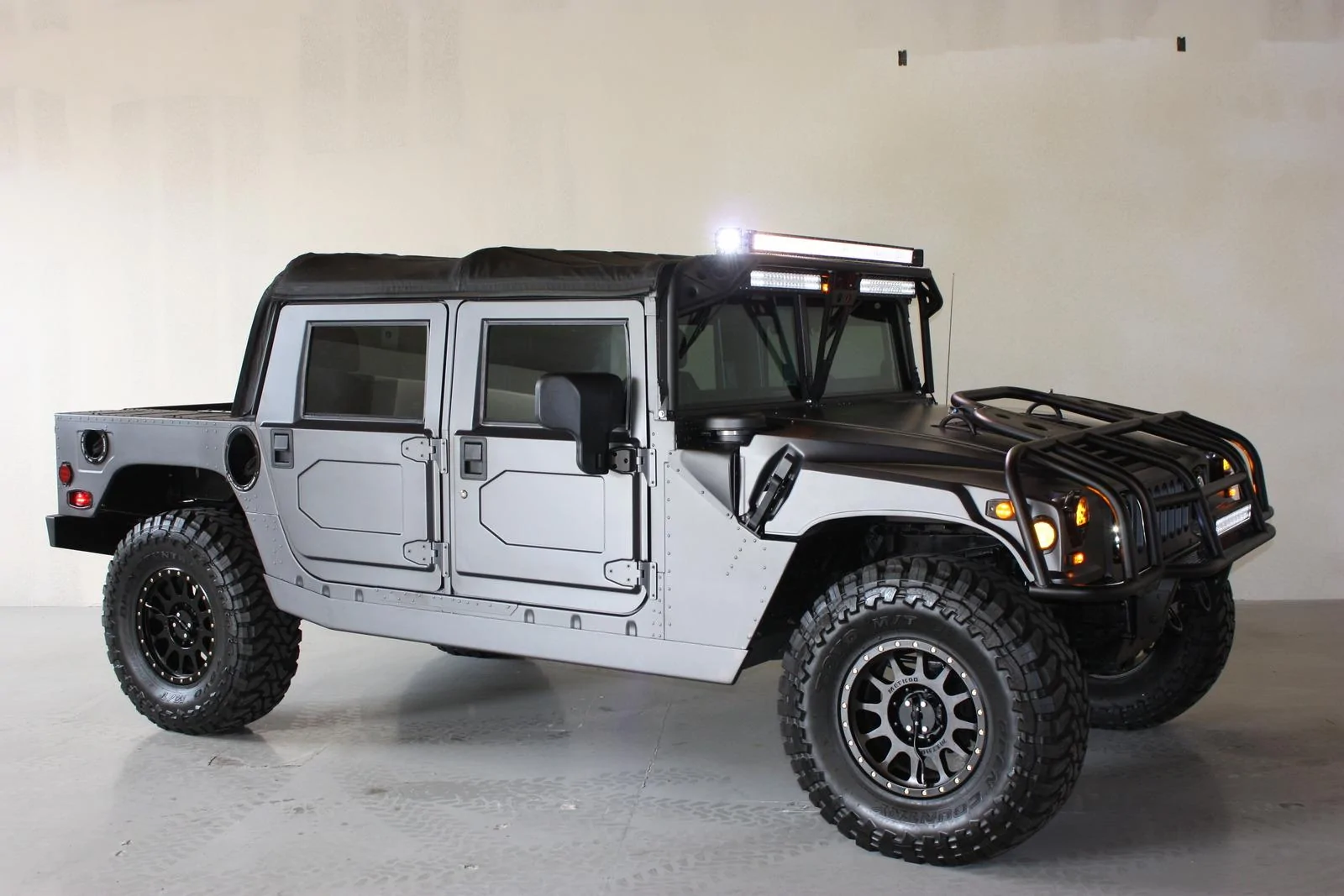 Jeep Gladiator Gladiator, bigfoot, lochness monster 1337A4A1-3CB8-4EA7-88FA-BB7440FA6ED0