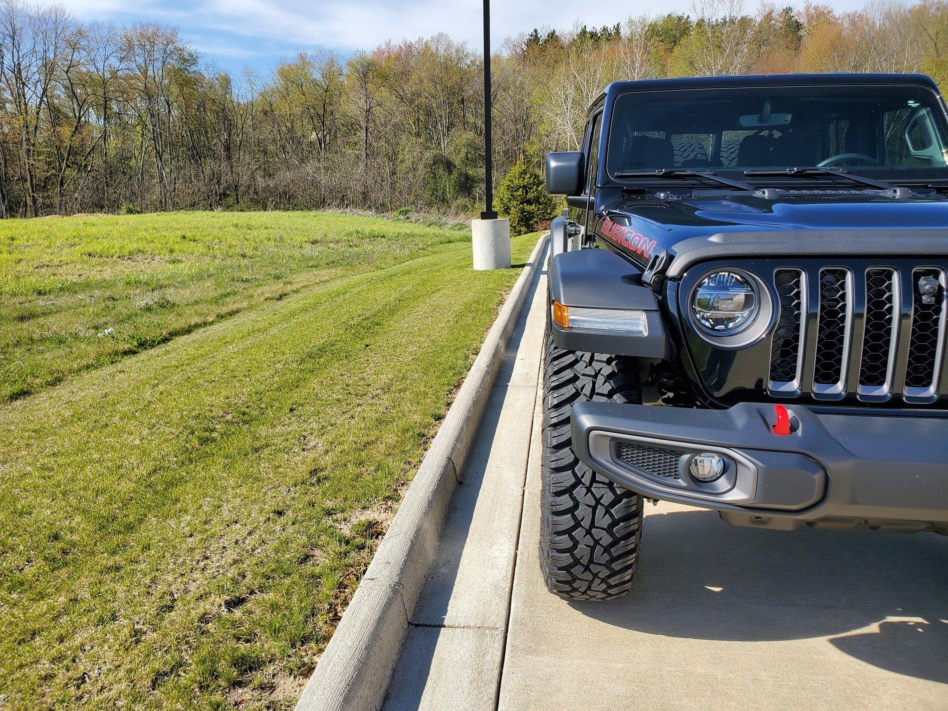Jeep Gladiator 33" vs 37" tire performaces 20200506_165048