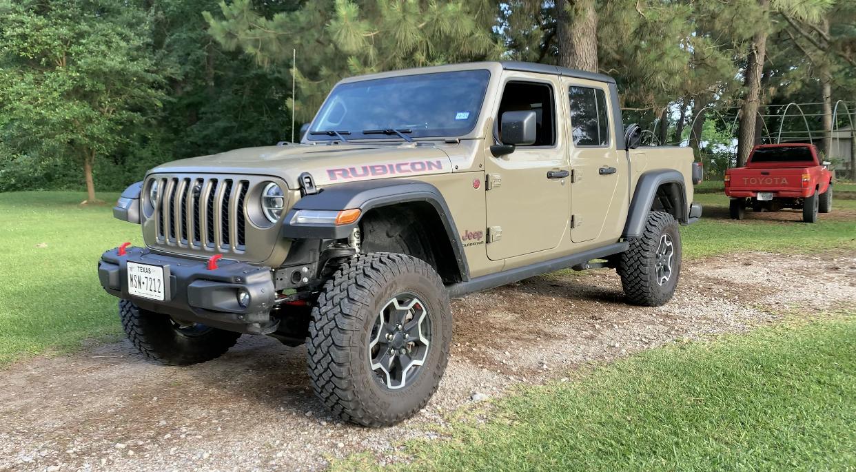 Jeep Gladiator Gladiators on Mopar 2" Lift Kit E2070744-2C64-446E-8732-74036ED6B537