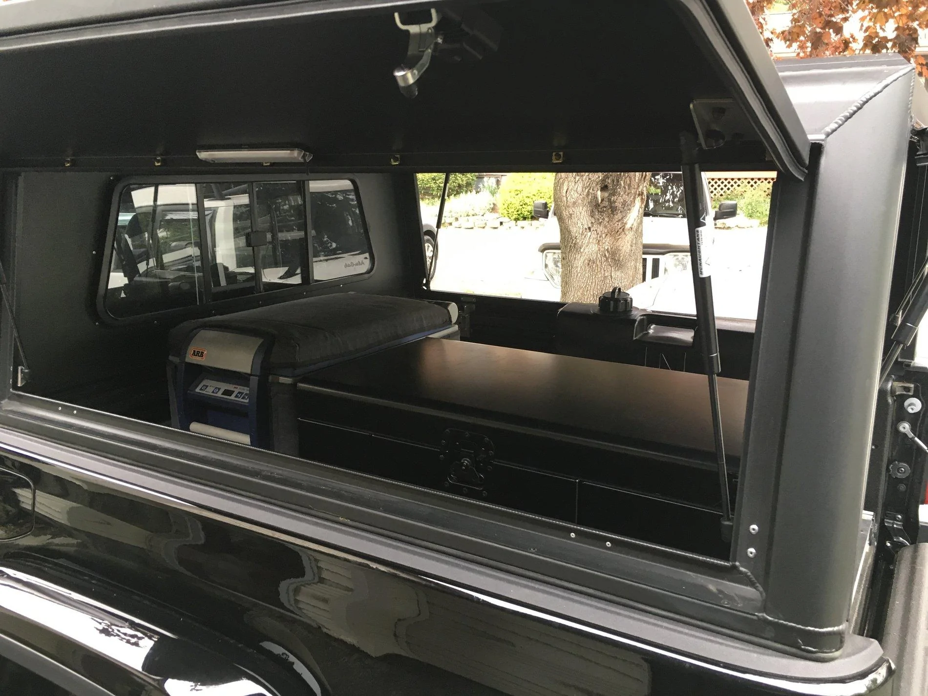 Jeep Gladiator Alu-Cab Gladiator Bed Cap 093EE4A2-DA5B-4DC6-B0E4-B74BB0262628