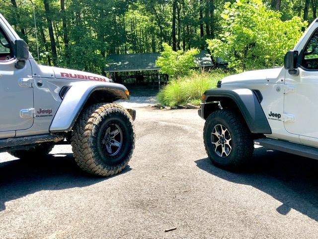 Jeep Gladiator Gladiators on Mopar 2" Lift Kit 2DAC037B-3520-46BF-9FC6-C0C0FA56506E
