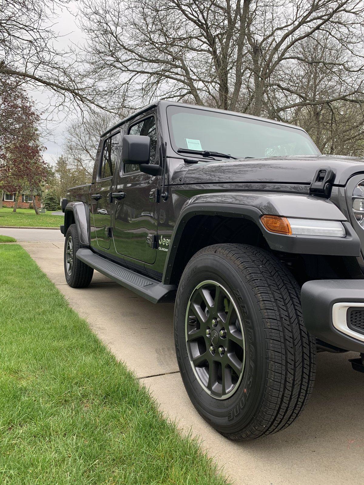 Jeep Gladiator Memorial Day Shopping 92671541-9A00-4416-B50A-96EFBB520D13