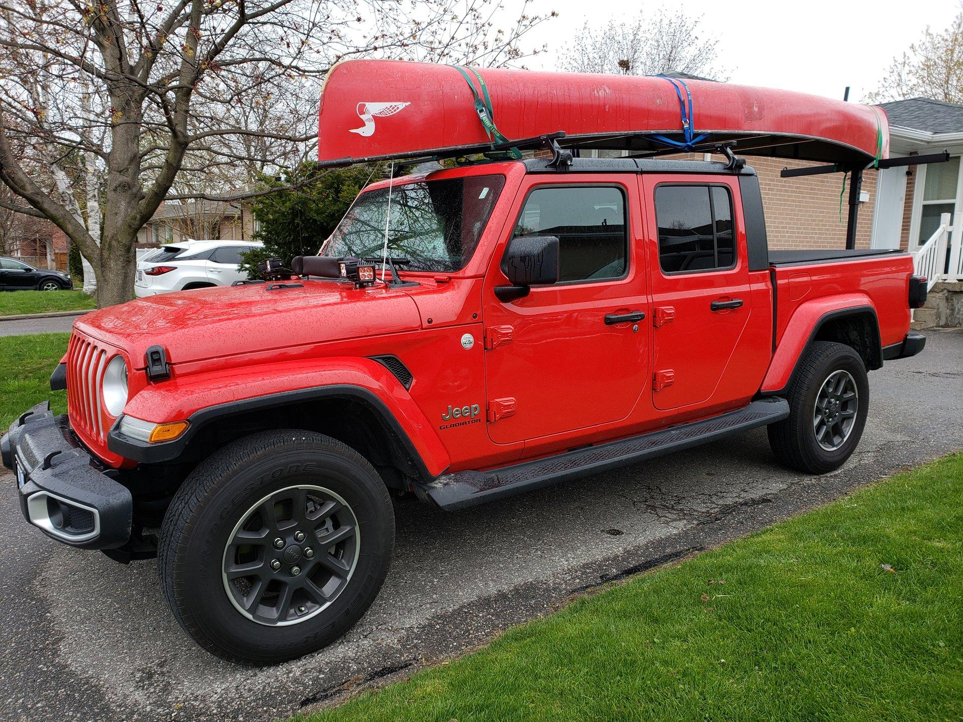 Jeep Gladiator Hauling Long Lumber 20200510_182048