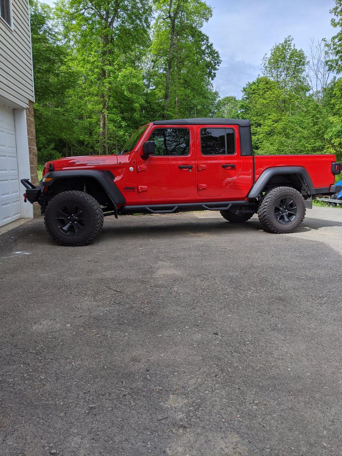 Jeep Gladiator Pictures of 33s and 35s {filename}