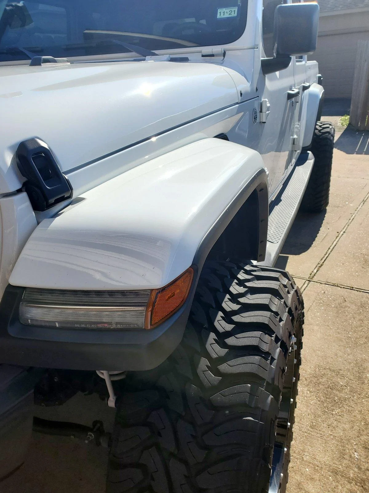 Jeep Gladiator For sale overland white fenders 15905896068514155602039957694376