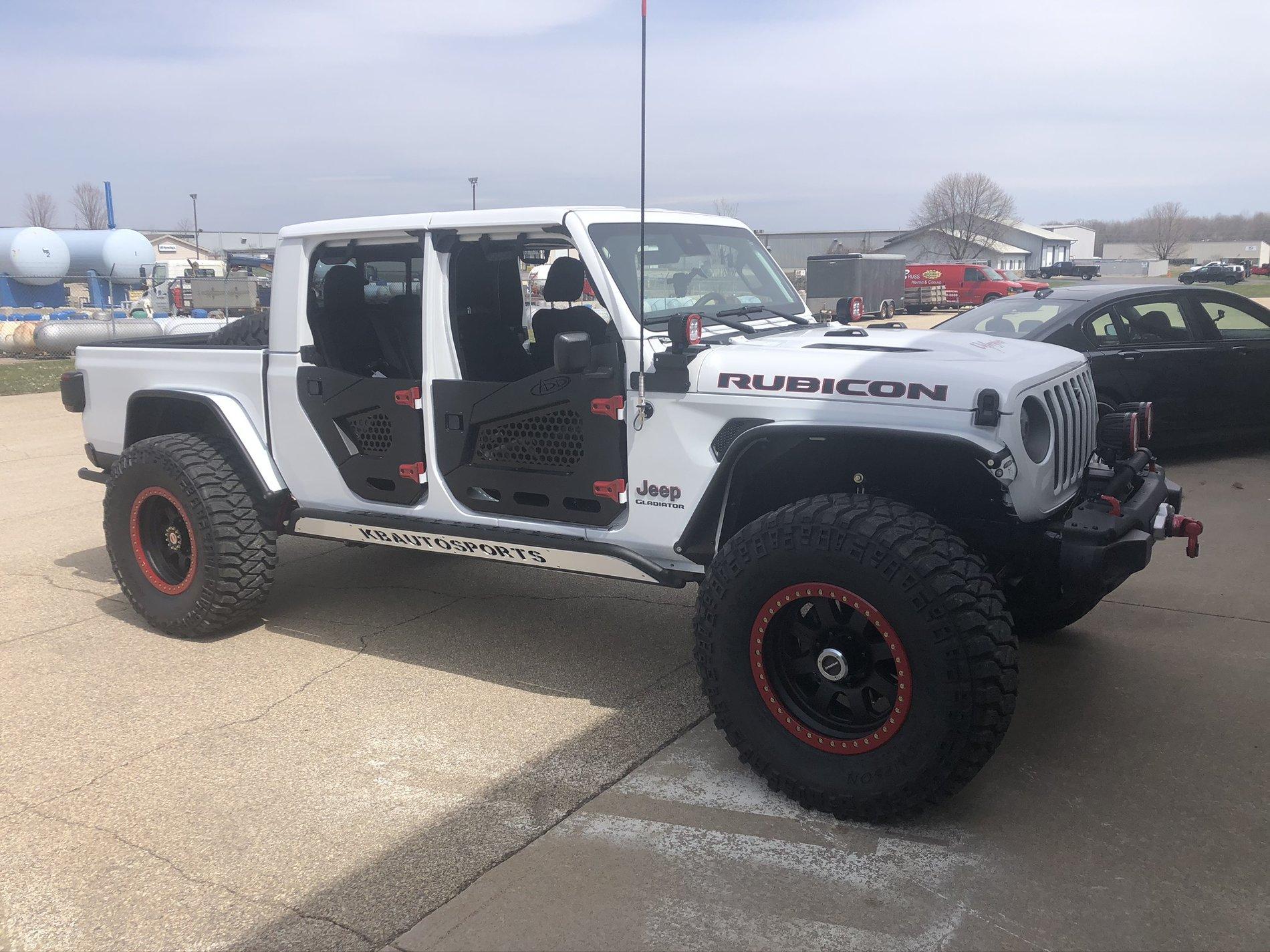 Jeep Gladiator Tube doors or no tube doors F48A9875-CB0A-47BC-ADFA-A5A35DD7A317
