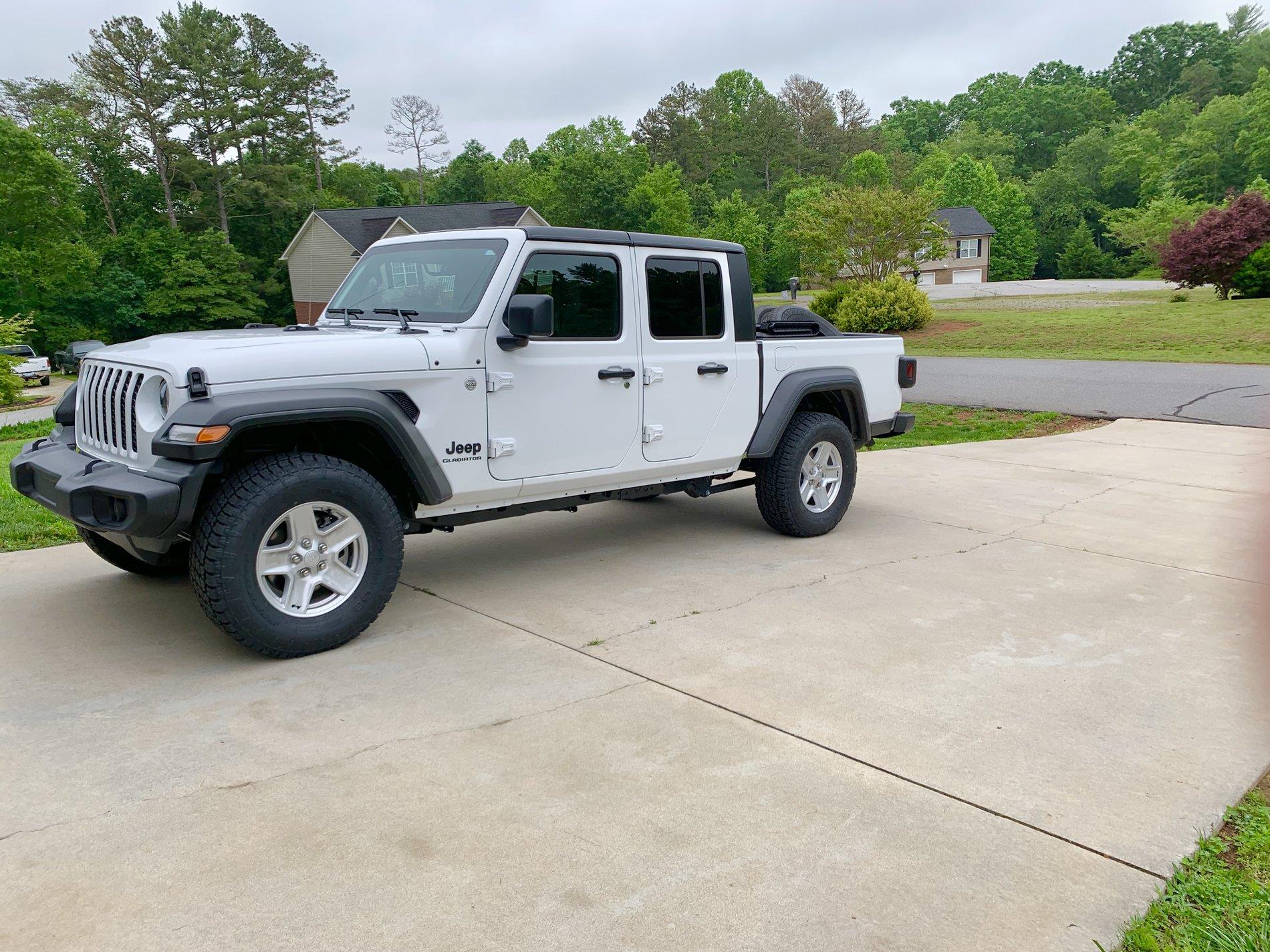 Jeep Gladiator BRIGHT WHITE Gladiator JT Club 25B2BC05-F0C6-4A01-8FC8-810F610D1526